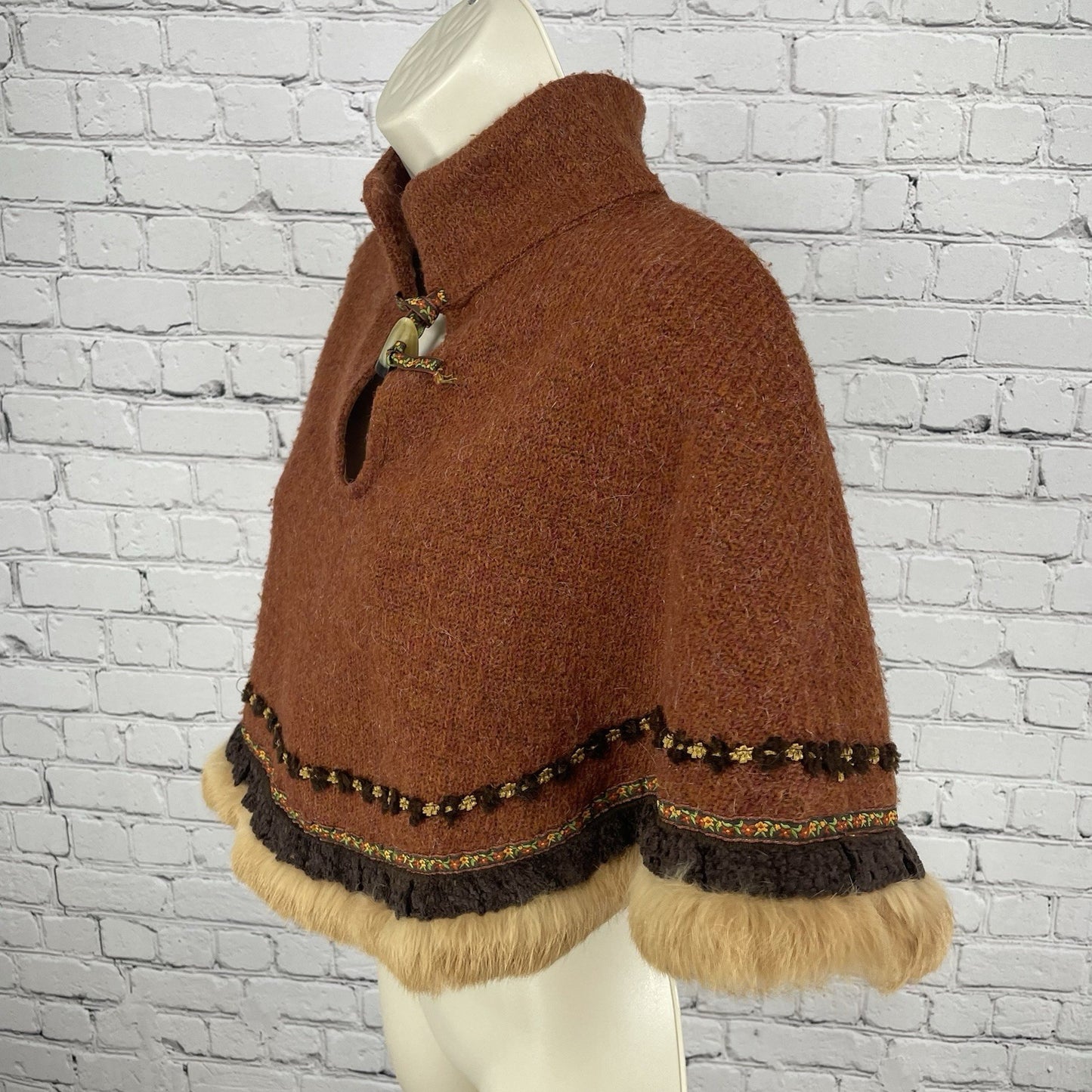 VTG F.L. Malik Brown Mohair Fur Horn Toggle Shawl Cape USA Made Size Small S