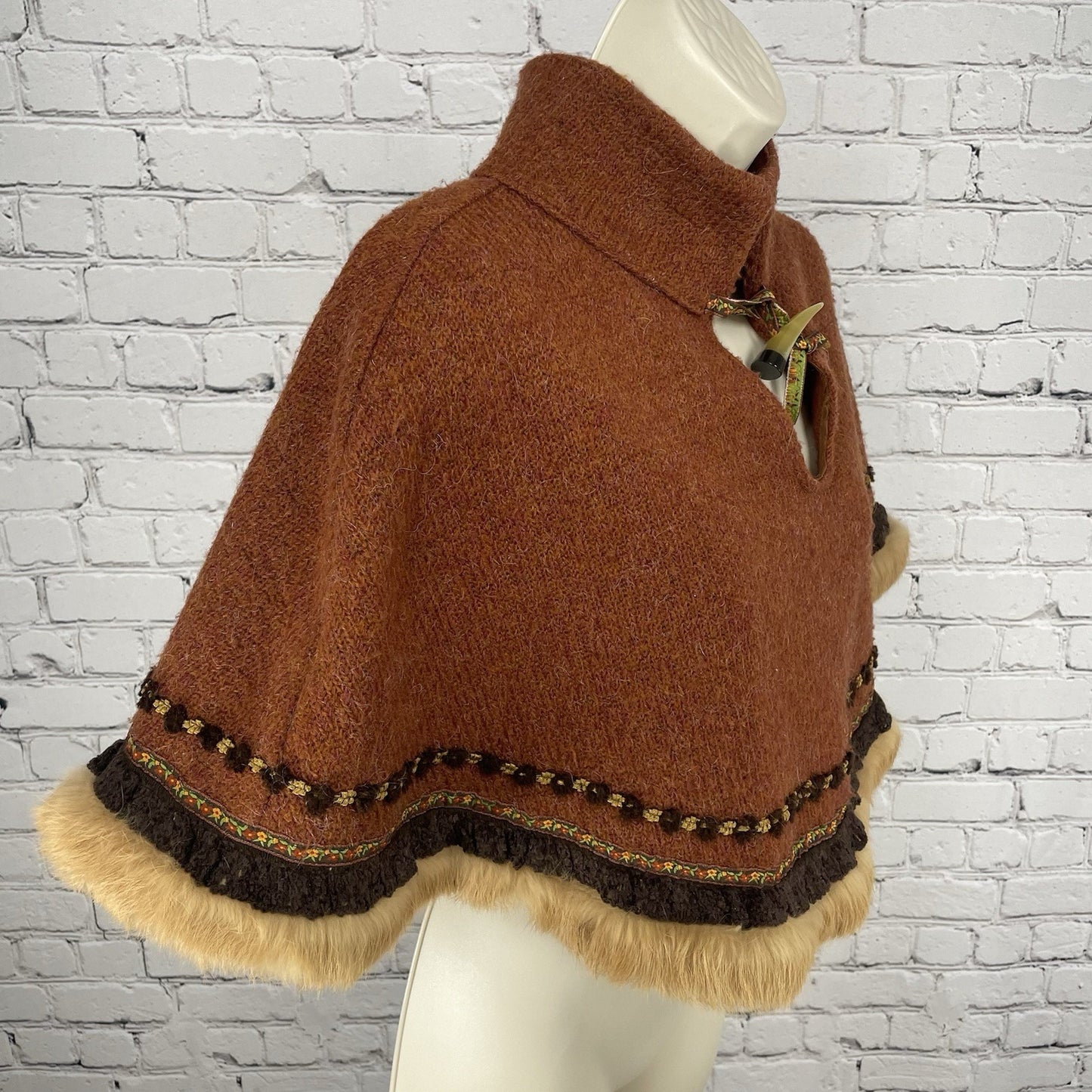 VTG F.L. Malik Brown Mohair Fur Horn Toggle Shawl Cape USA Made Size Small S