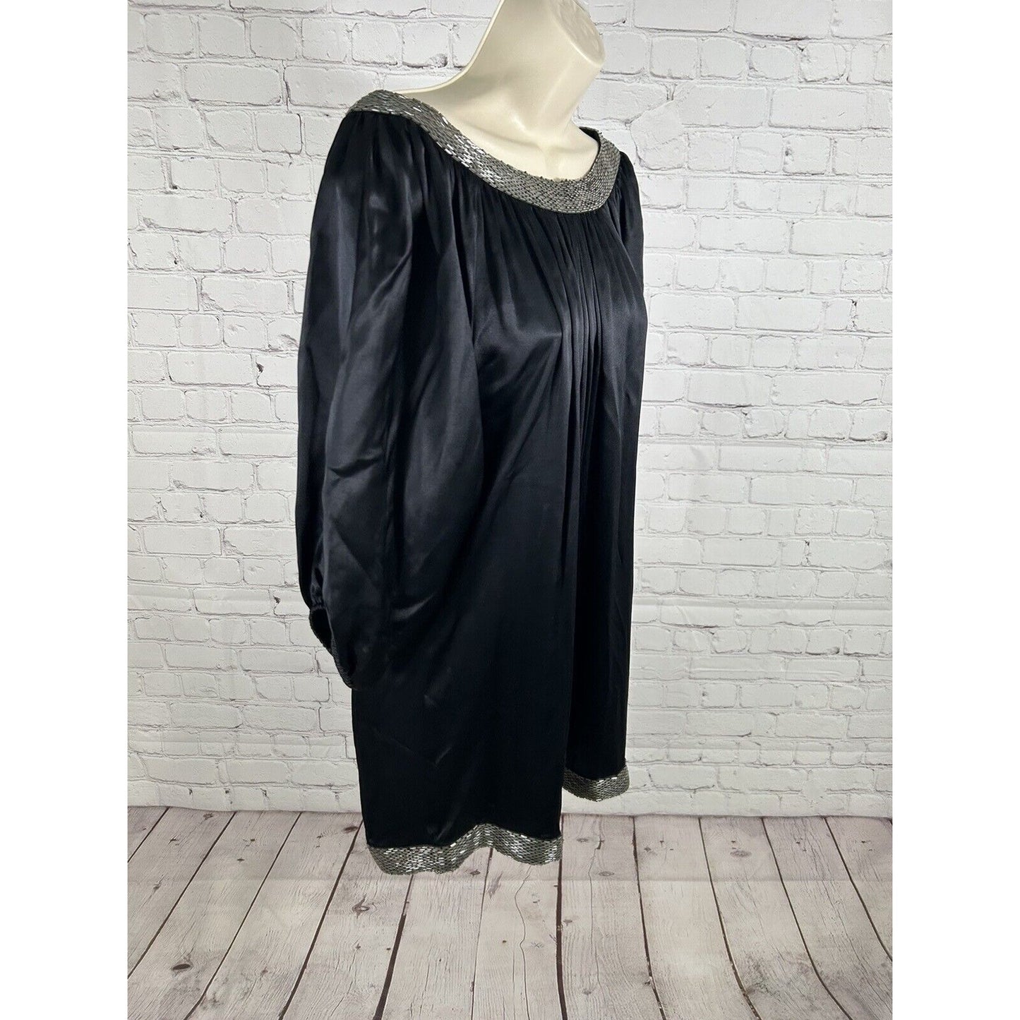 Bebe Black 100% Silk Beaded Neckline Hemline Deep V Back Women’s Tunic Dress XS