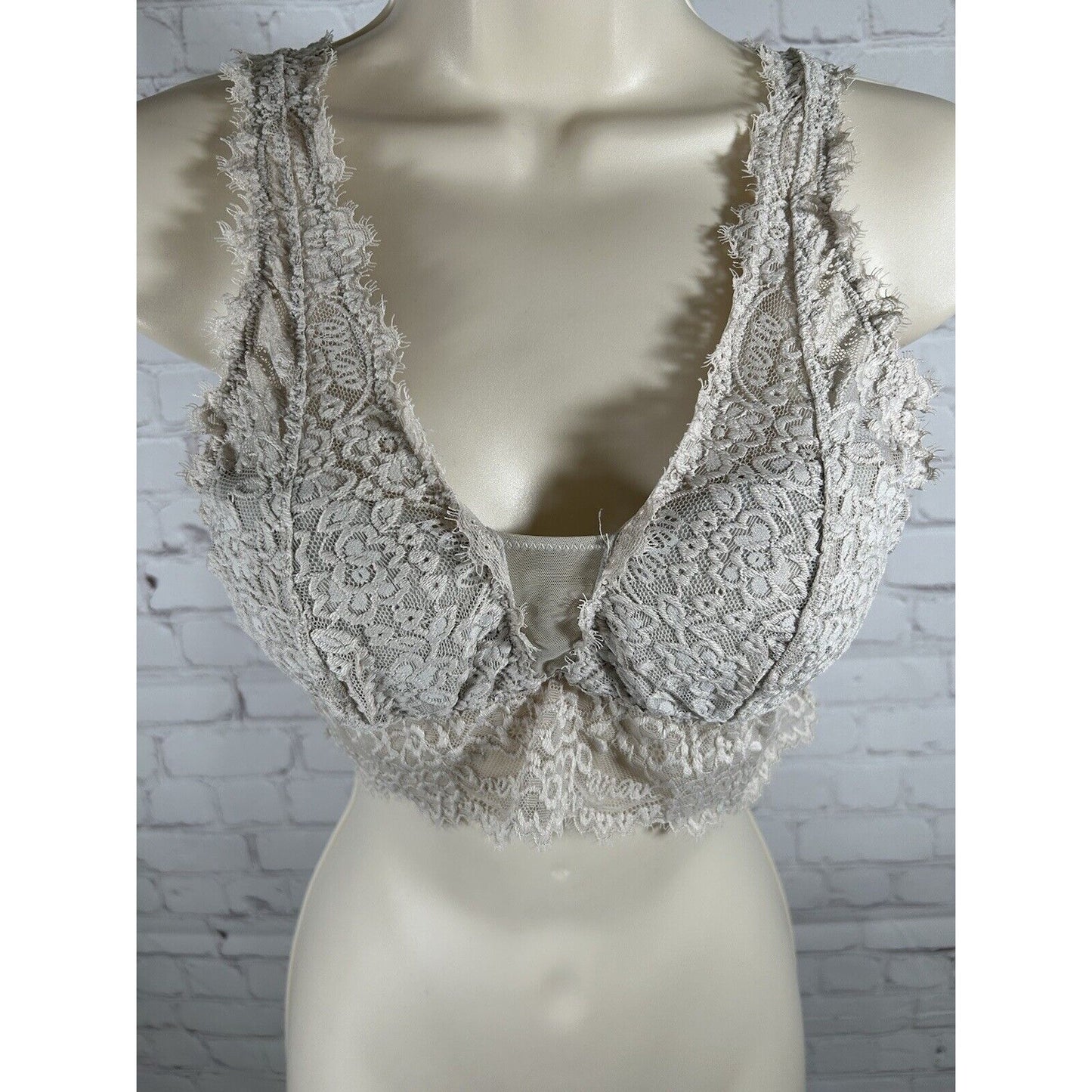 Aerie Gray Lace Lined Wireless Back Close Removable Pads Bralette Bra Women’s M