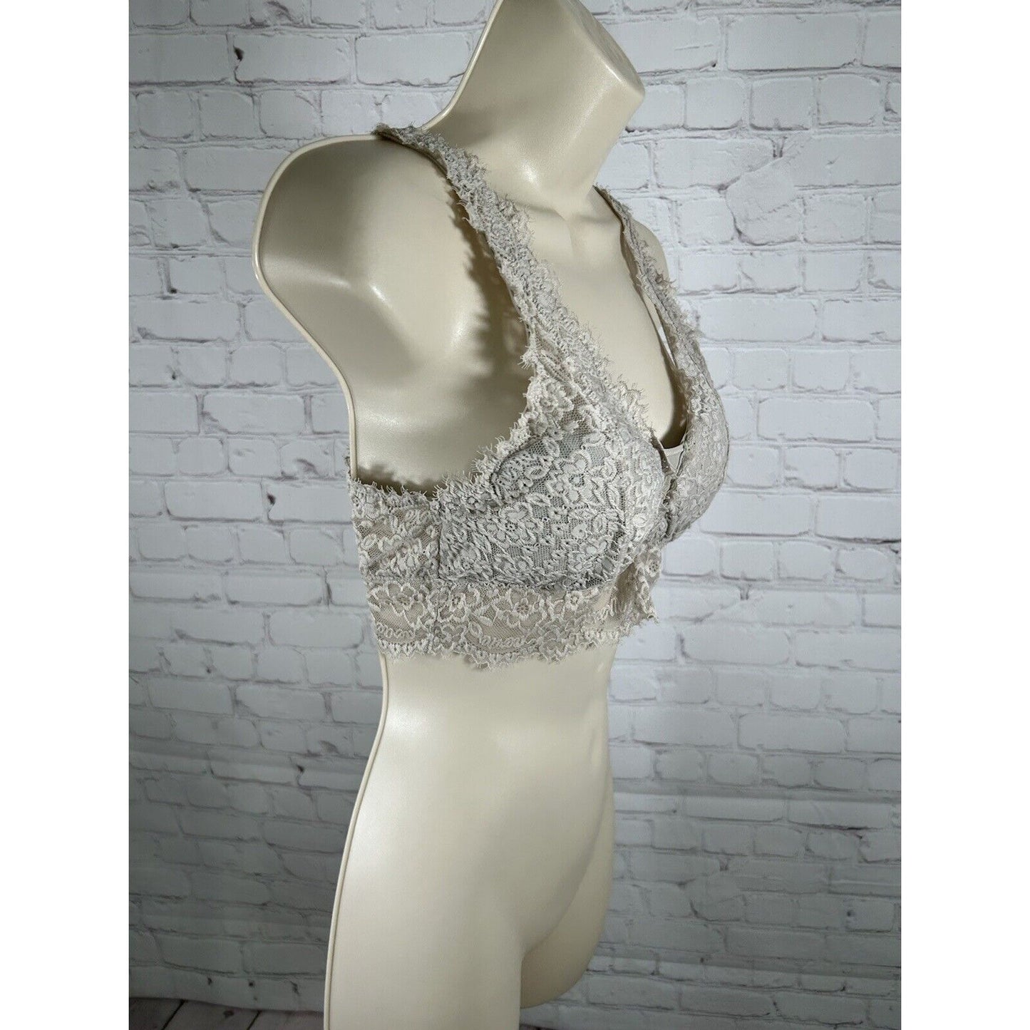 Aerie Gray Lace Lined Wireless Back Close Removable Pads Bralette Bra Women’s M
