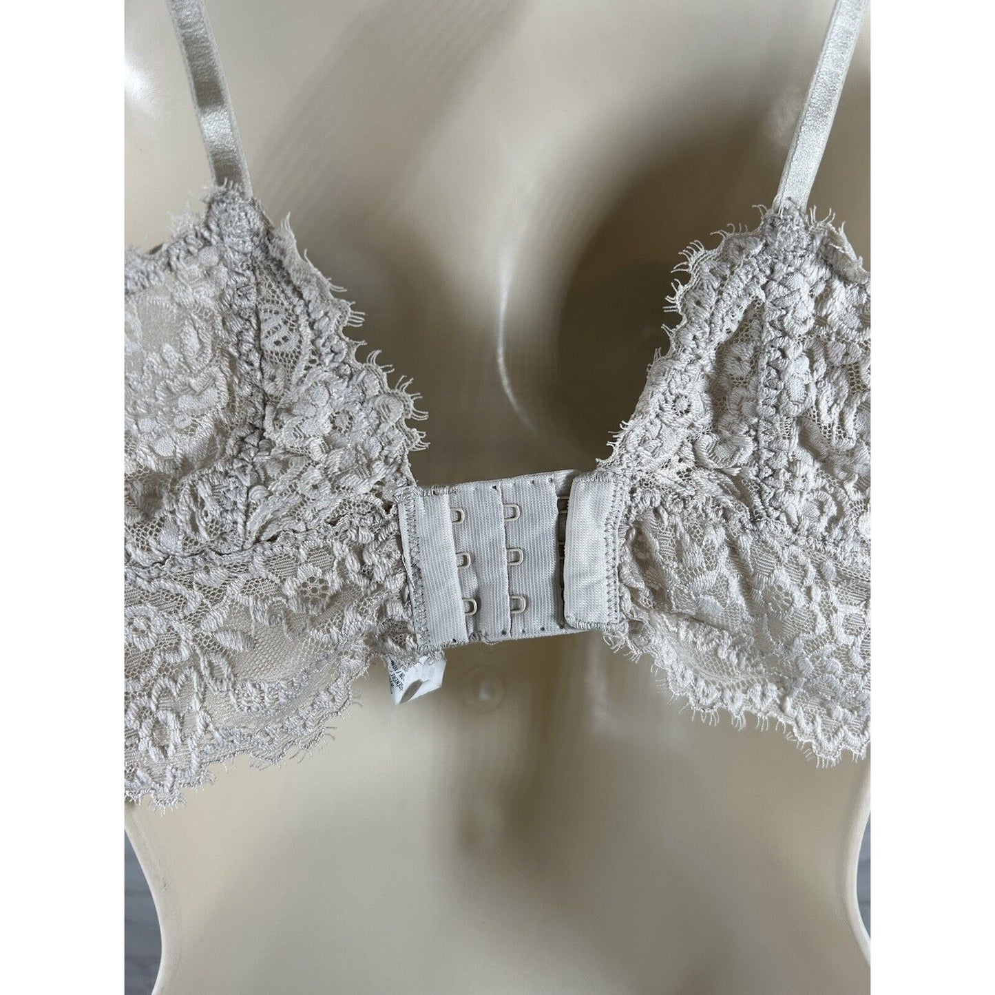 Aerie Gray Lace Lined Wireless Back Close Removable Pads Bralette Bra Women’s M
