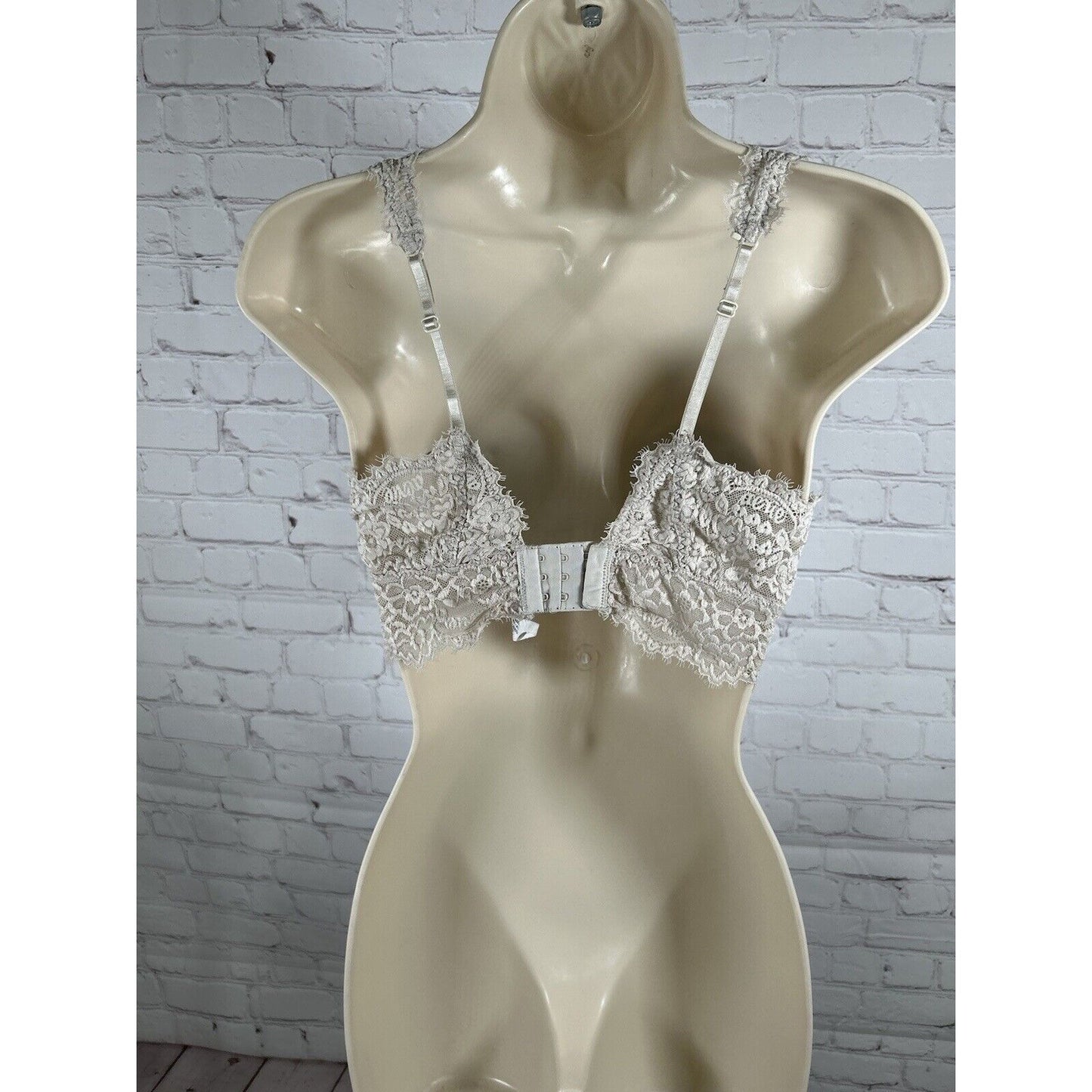 Aerie Gray Lace Lined Wireless Back Close Removable Pads Bralette Bra Women’s M
