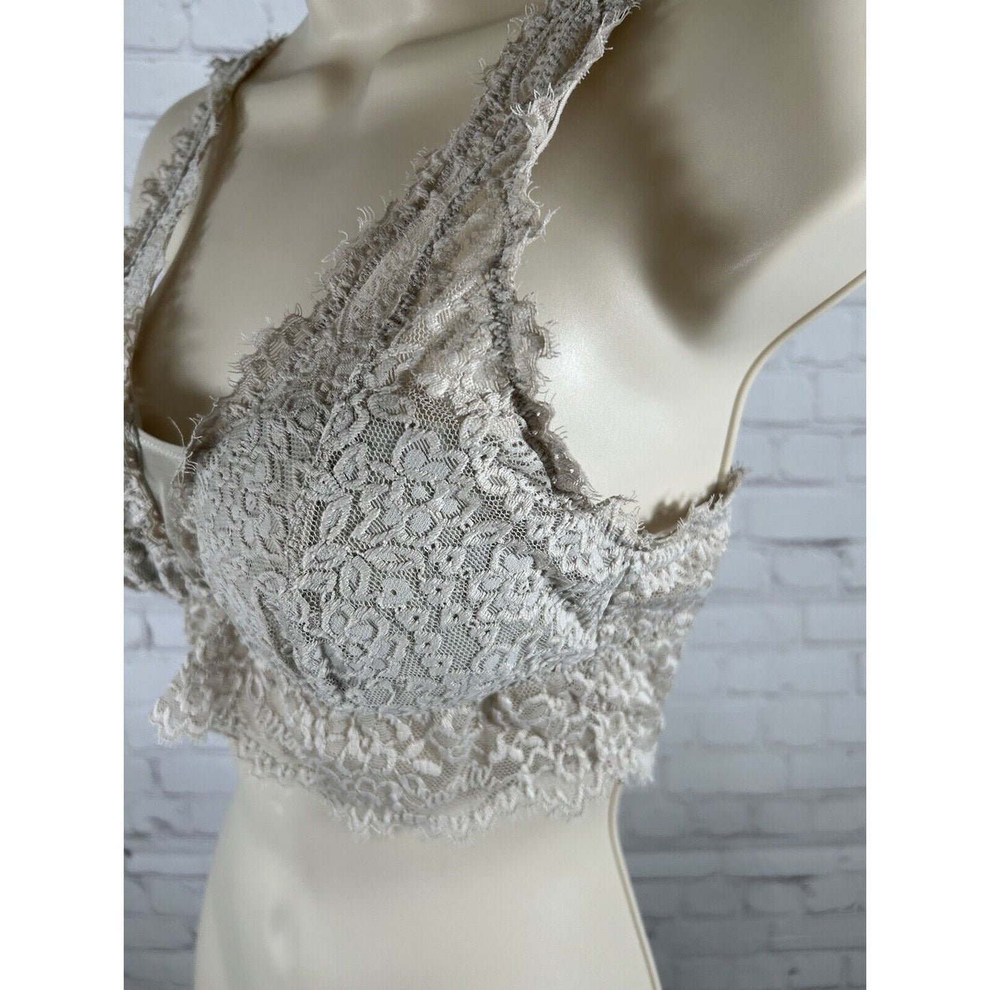 Aerie Gray Lace Lined Wireless Back Close Removable Pads Bralette Bra Women’s M