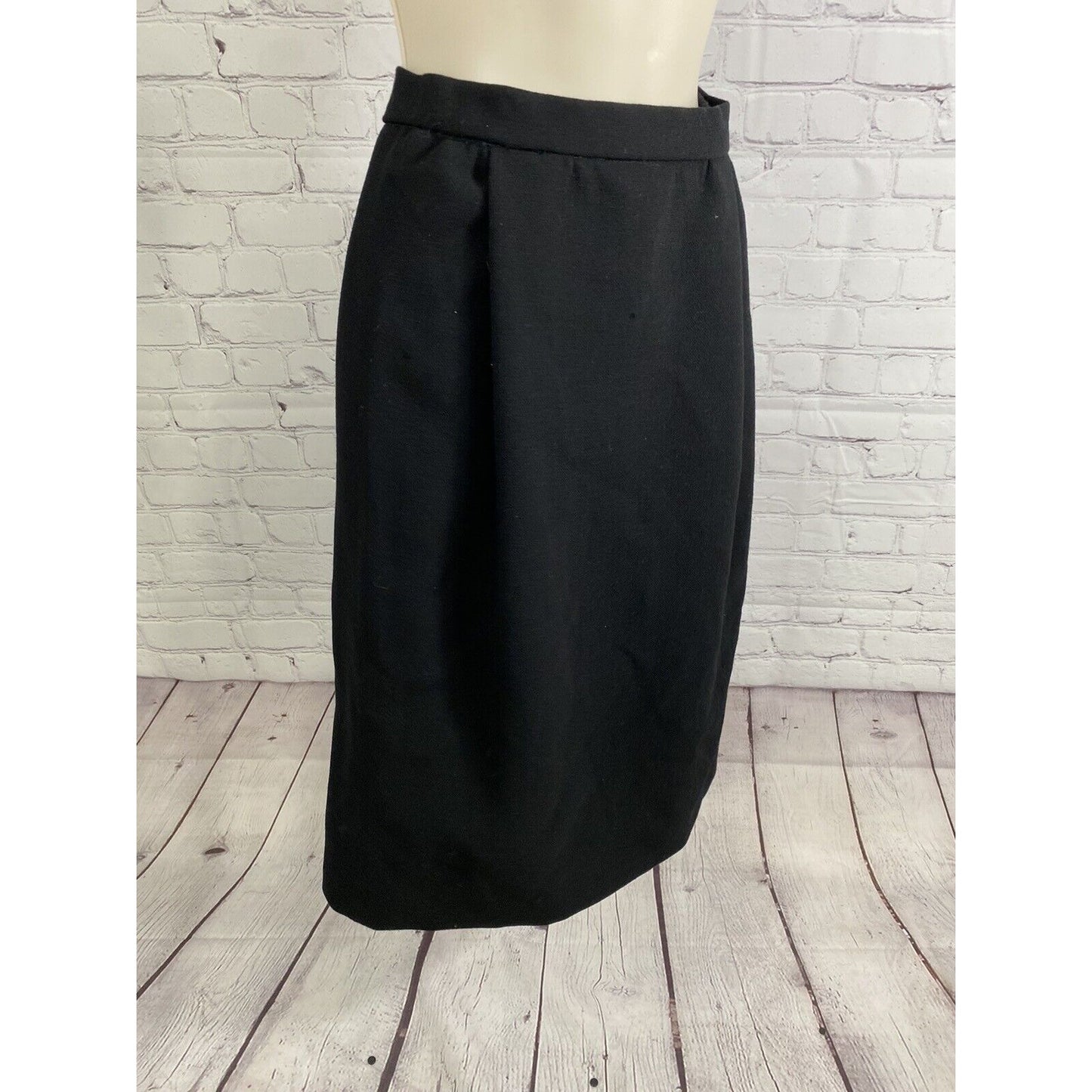 VTG Carolina Herrera Solid Black 100% Wool Pleated Pencil Skirt W/ Pockets 10