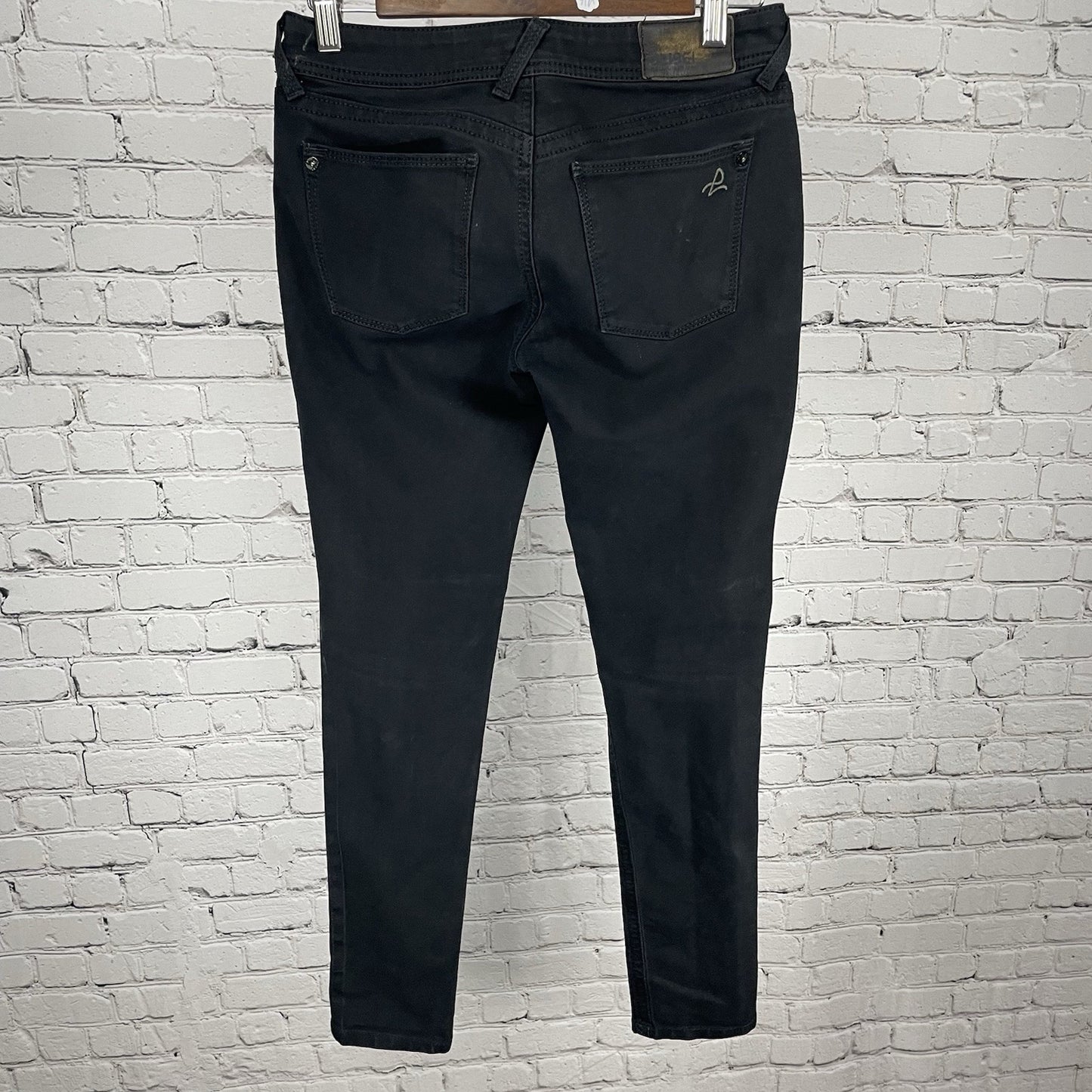 DL1961 Black Denim Amanda Skinny 4 Way Stretch Jeans USA Made Size 26 (27x30.5)