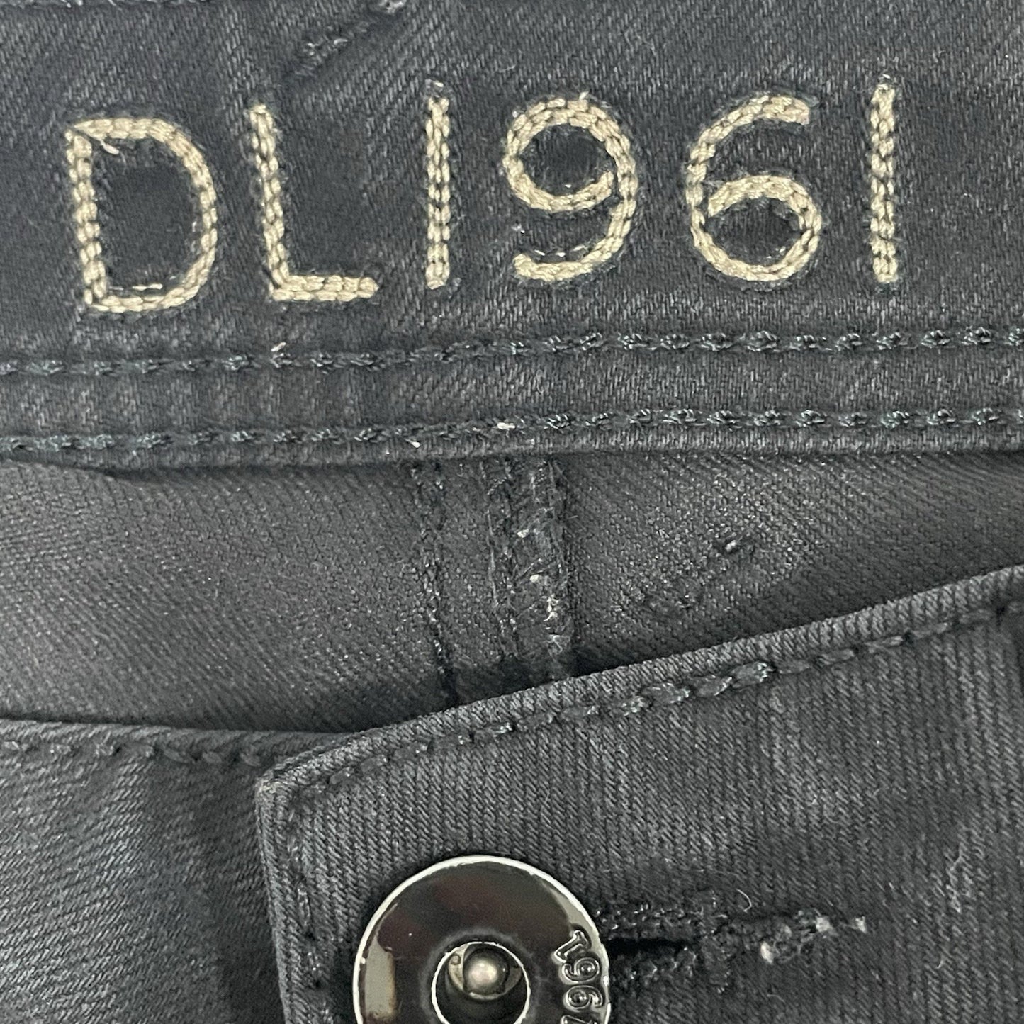 DL1961 Black Denim Amanda Skinny 4 Way Stretch Jeans USA Made Size 26 (27x30.5)