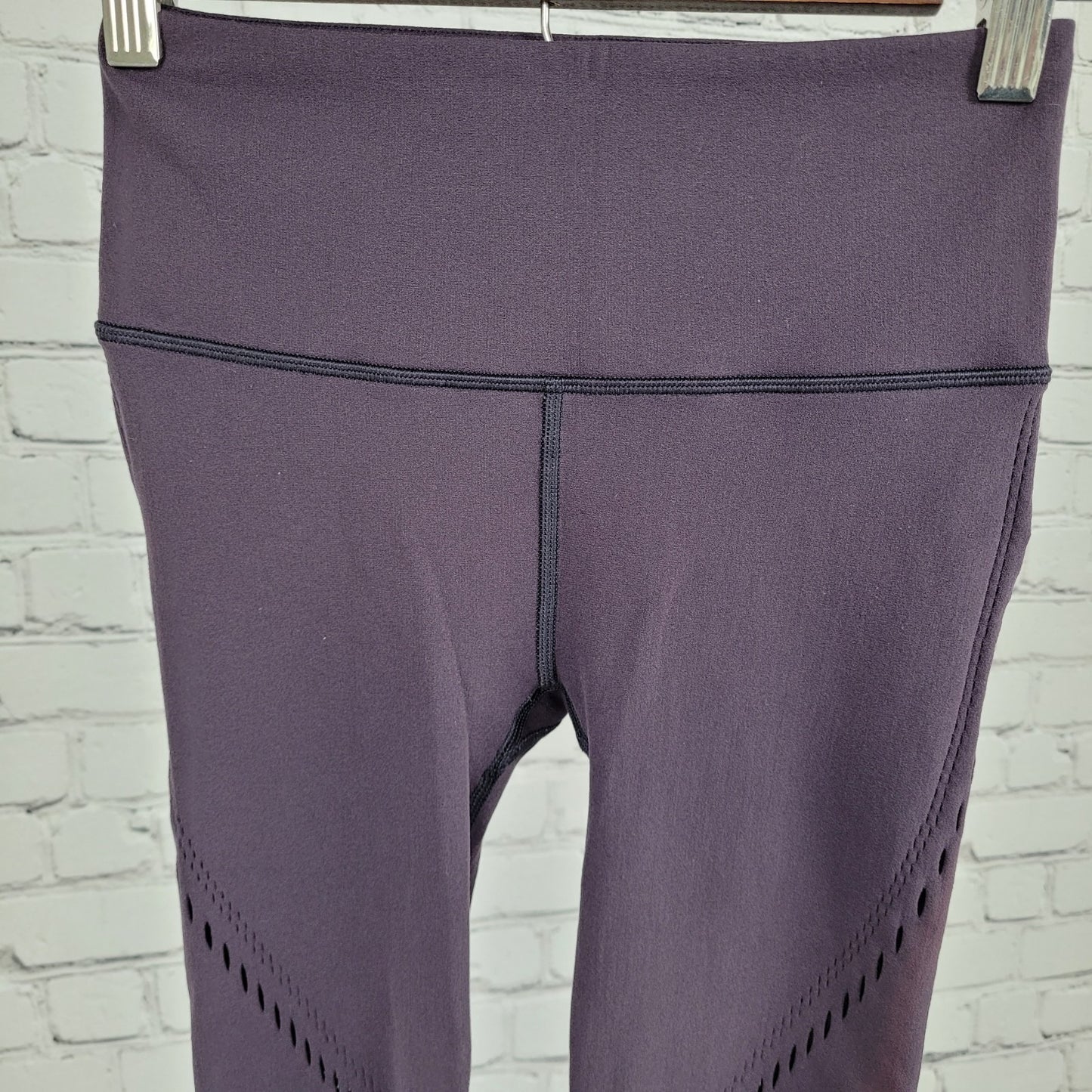 Lululemon Purple Vented Athleisure Stretch Mid Rise Yoga Pants Leggings Size 4