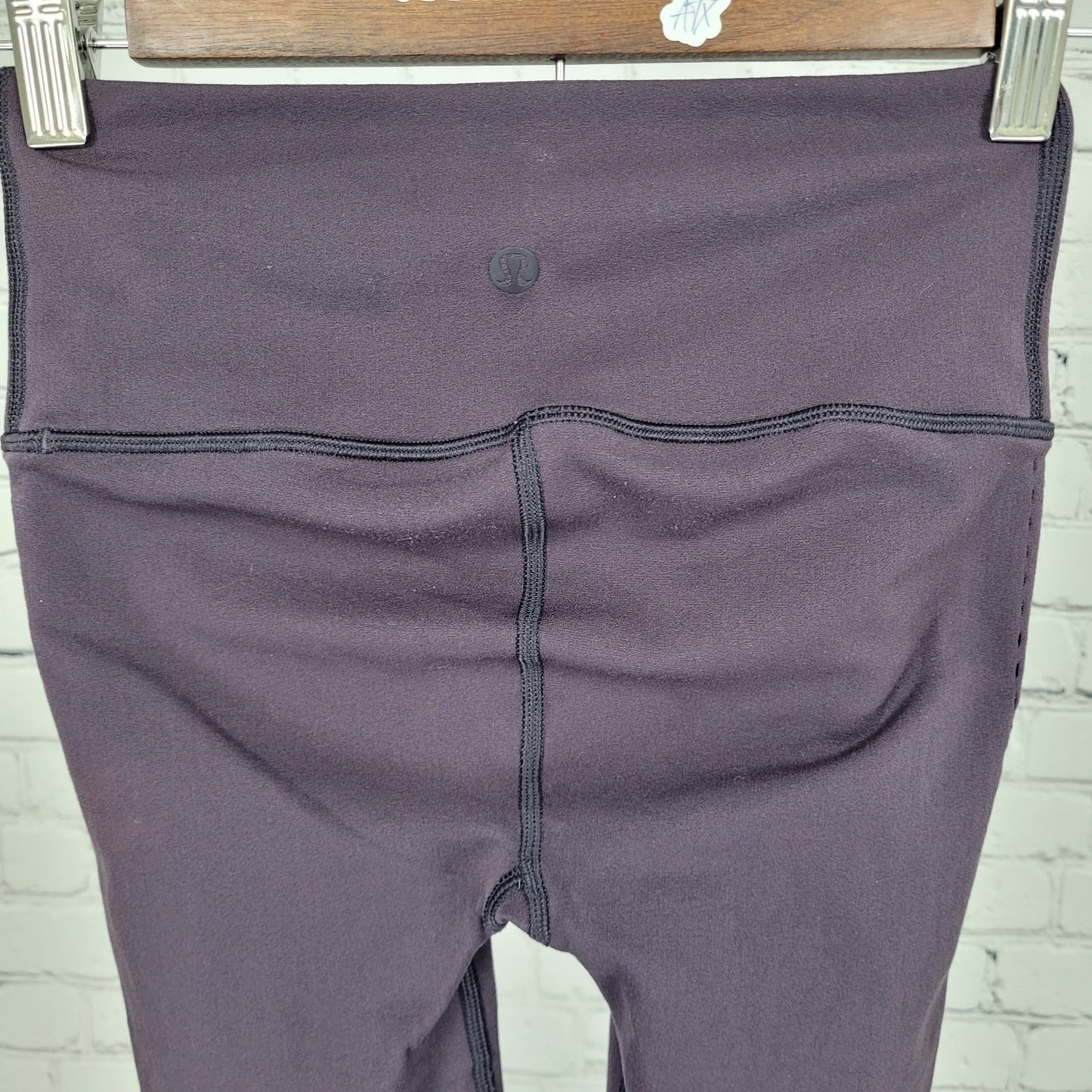 Lululemon Purple Vented Athleisure Stretch Mid Rise Yoga Pants Leggings Size 4