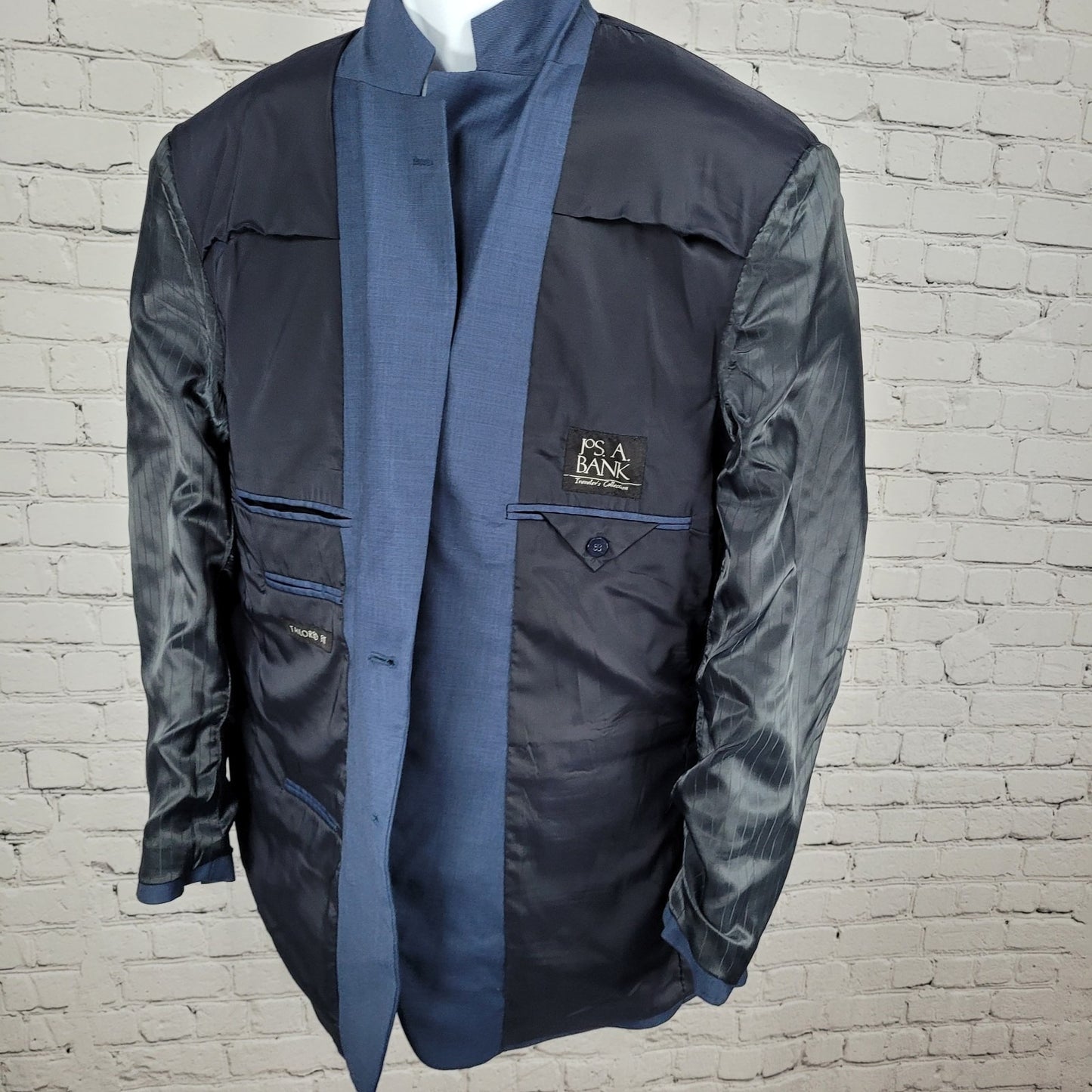 Jos A Bank Blue 100% Wool Travelers Collection Tailored Fit Blazer Size 44R