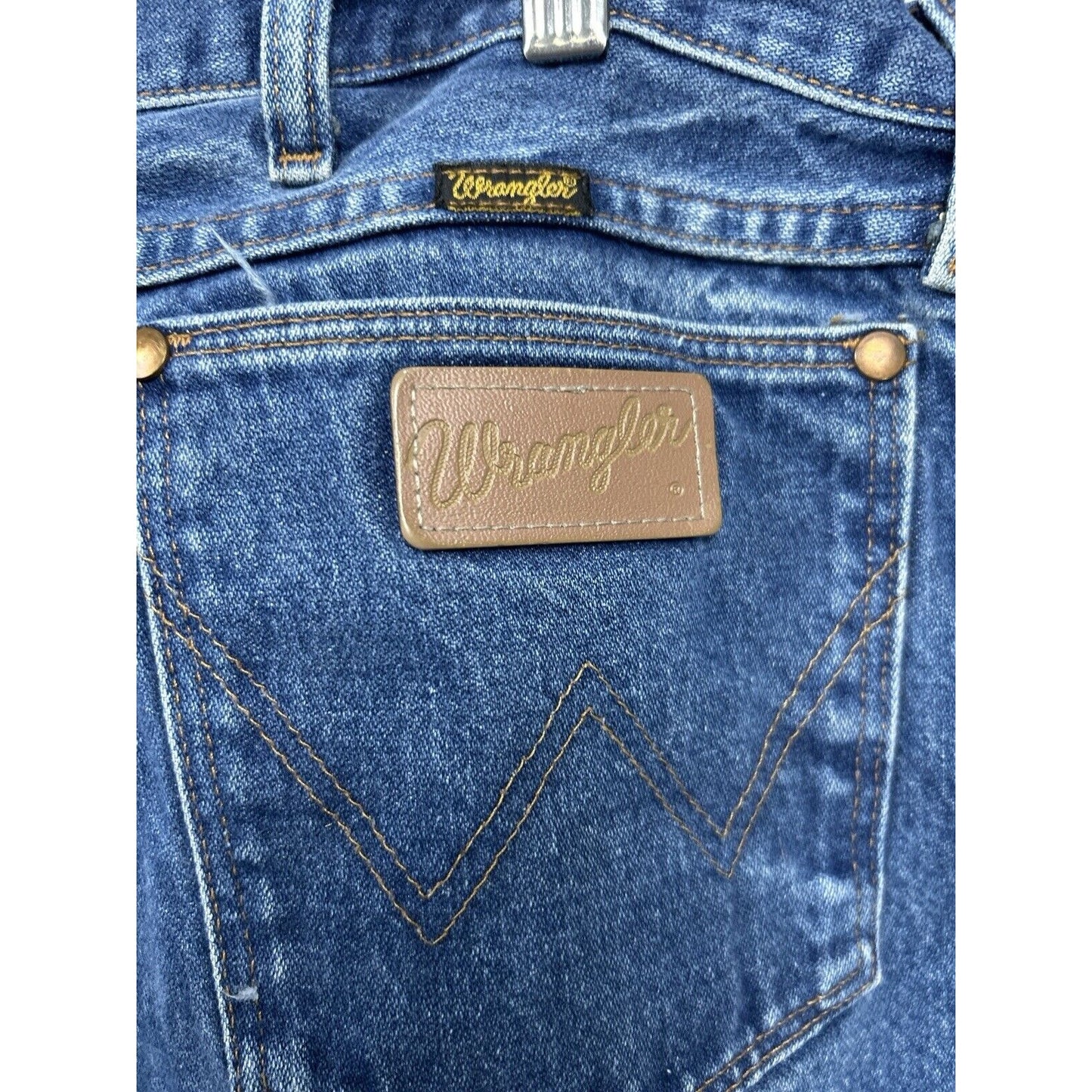 Wrangler Blue Medium Wash 100% Cotton Made In USA Distressed Jeans Size (42X32)