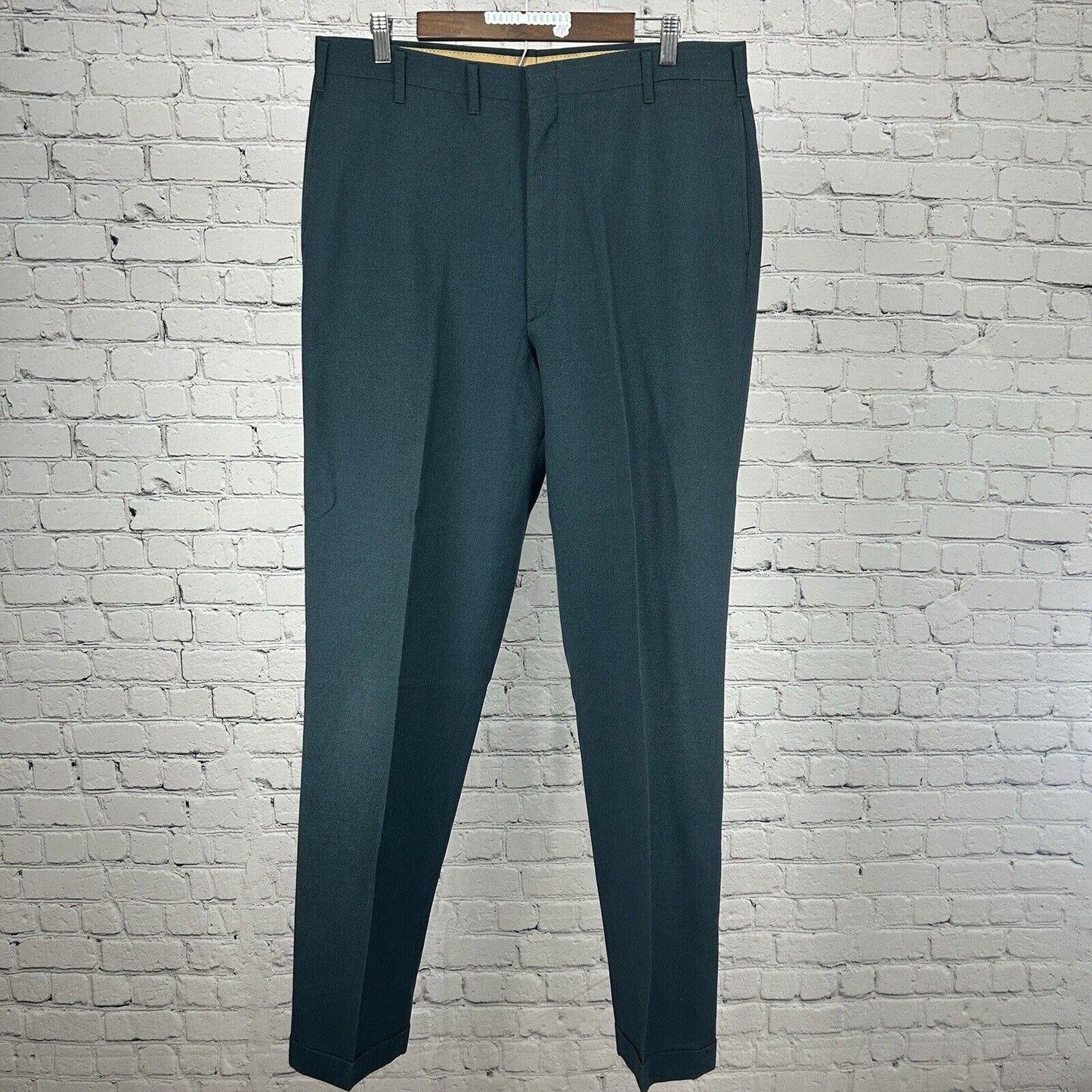 VTG Farah Executive Model Silhouette Comfort Green Dress Pant USA Size (35X33.5)