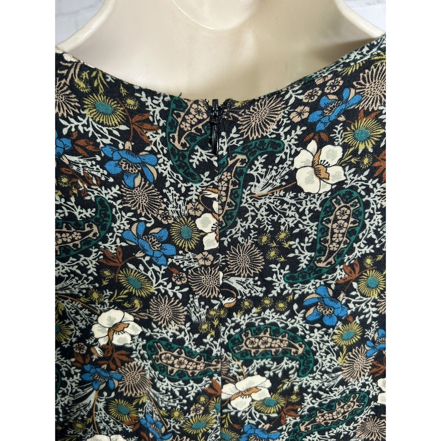 Zara Trafaluc Floral Long Sleeve V Neck Back Zip Neck Tie Women’s Romper M
