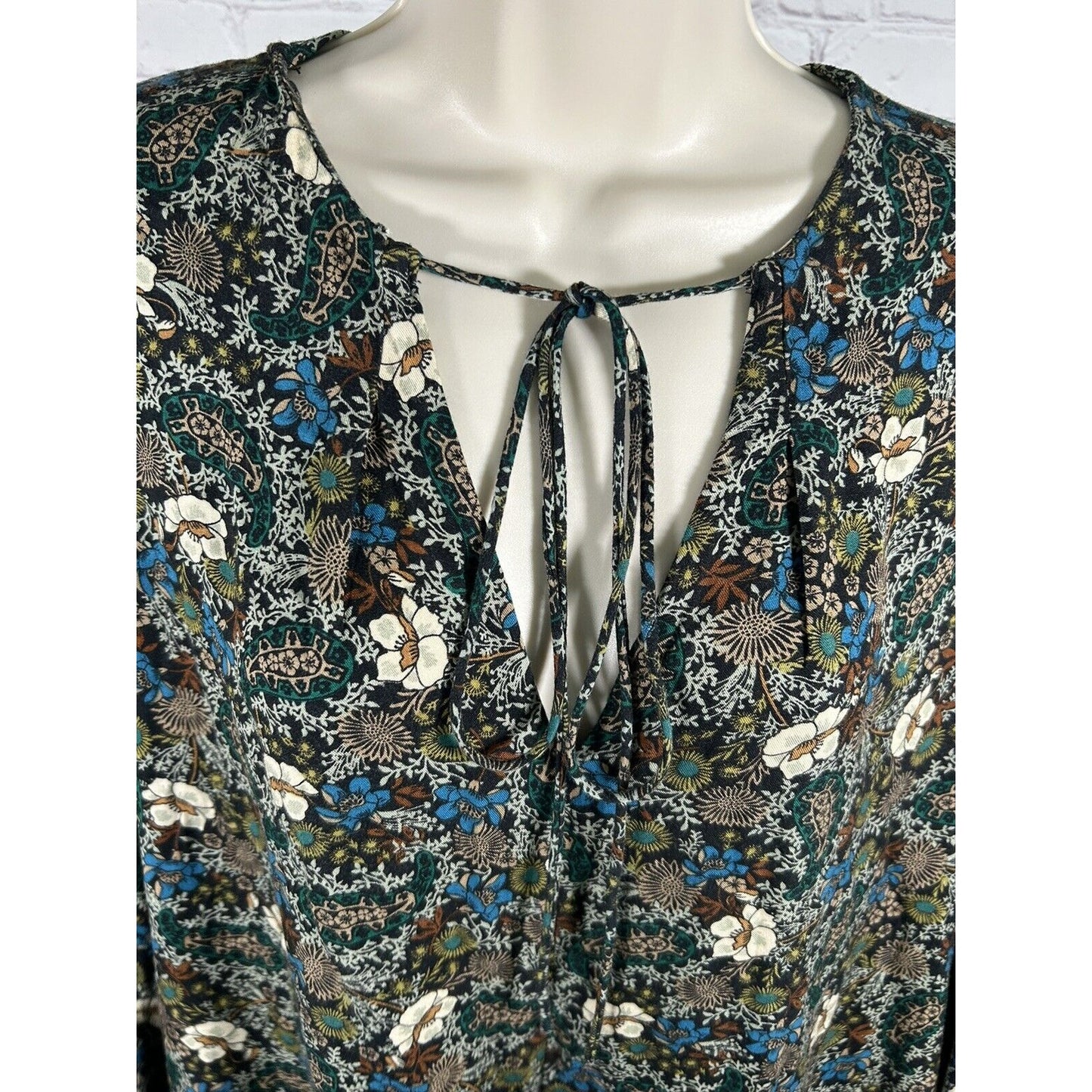 Zara Trafaluc Floral Long Sleeve V Neck Back Zip Neck Tie Women’s Romper M
