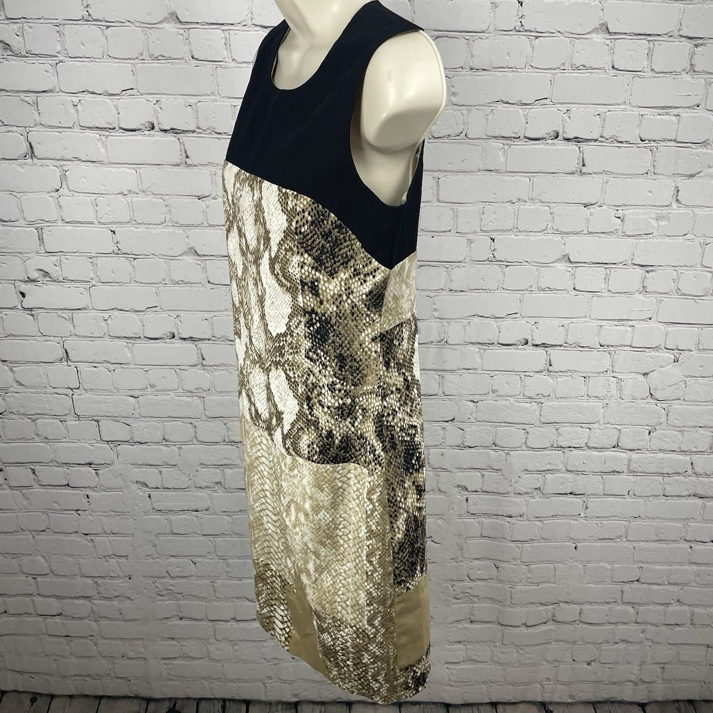 Tahari Tan Snakeprint Sleeveless Lined Stretch Shift Knee Length Dress Size 4