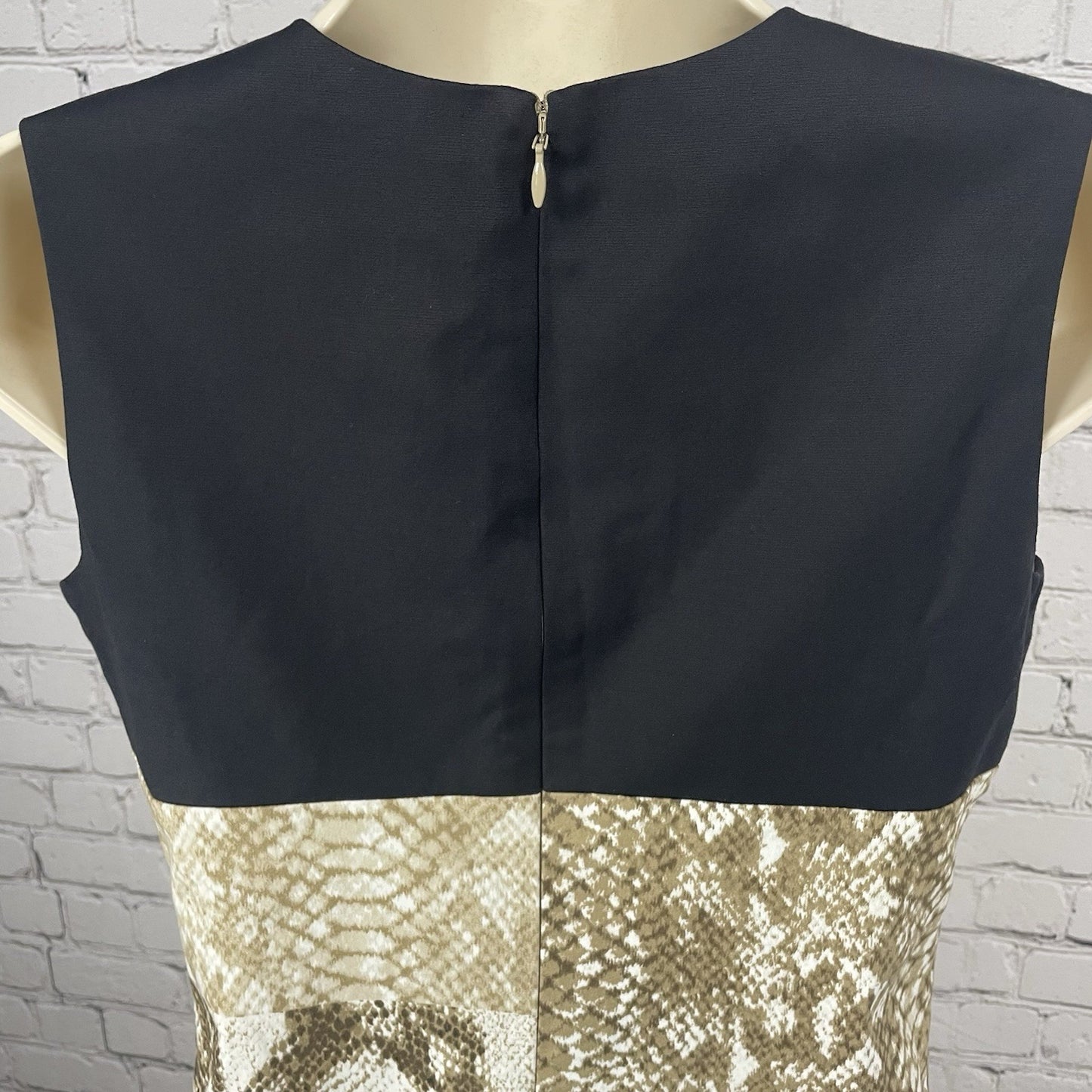 Tahari Tan Snakeprint Sleeveless Lined Stretch Shift Knee Length Dress Size 4