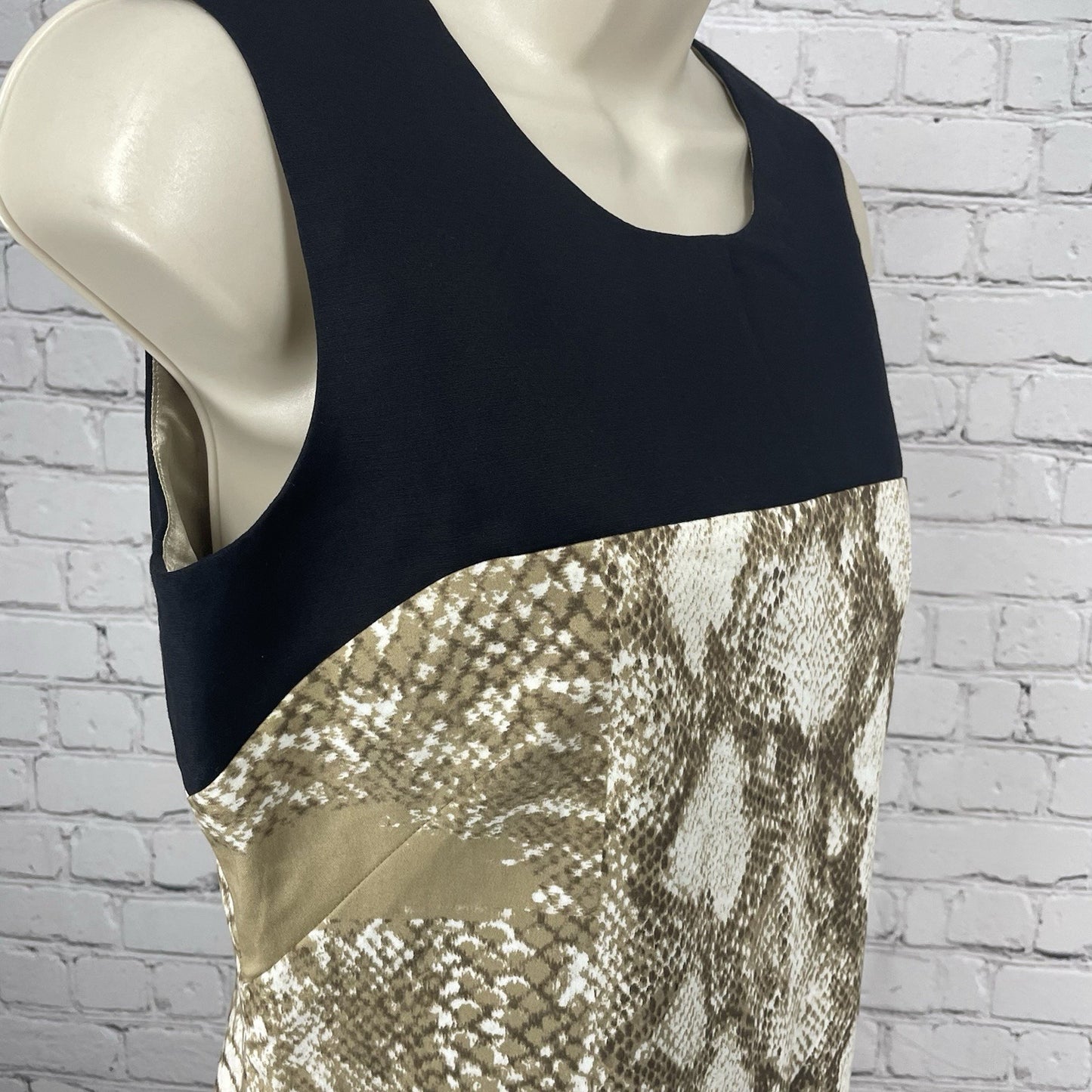 Tahari Tan Snakeprint Sleeveless Lined Stretch Shift Knee Length Dress Size 4