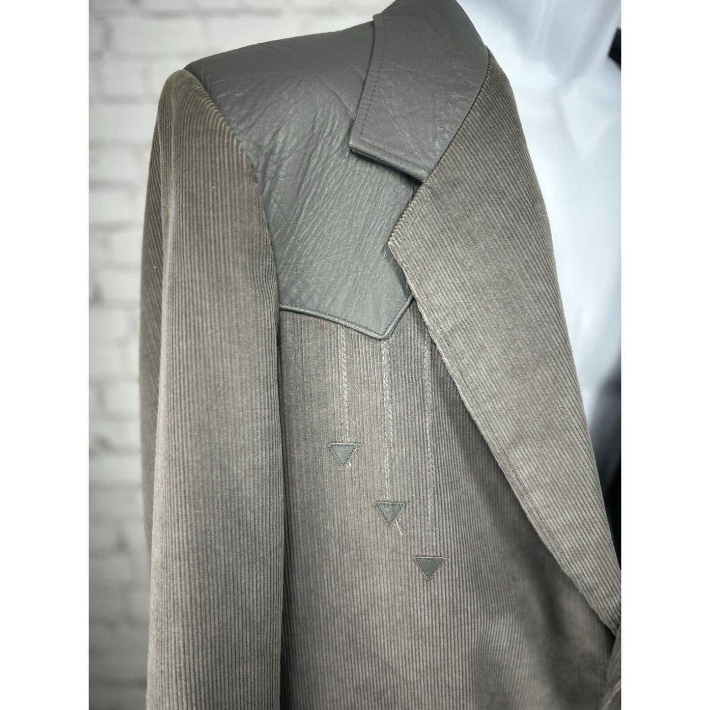 VTG Westwinds Blue Gray Corduroy USA Made 2 Button Sport Coat Mens Size 46