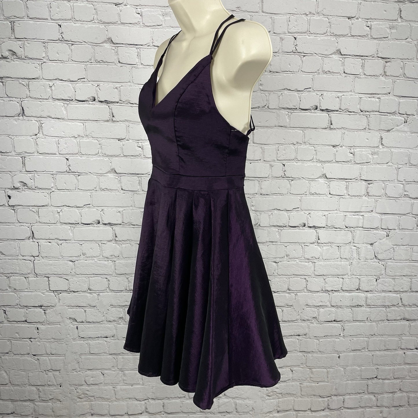 NWT Camille La Vie Purple A Line Pleated Strappy Zip Padded Short Dress Size 4