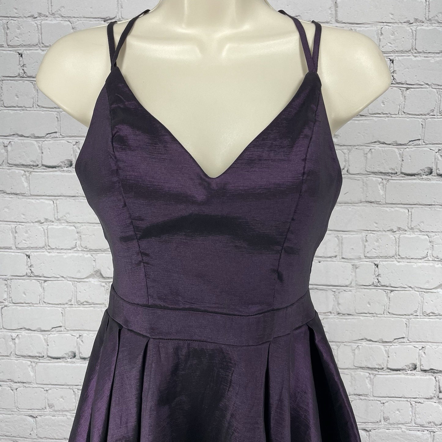 NWT Camille La Vie Purple A Line Pleated Strappy Zip Padded Short Dress Size 4