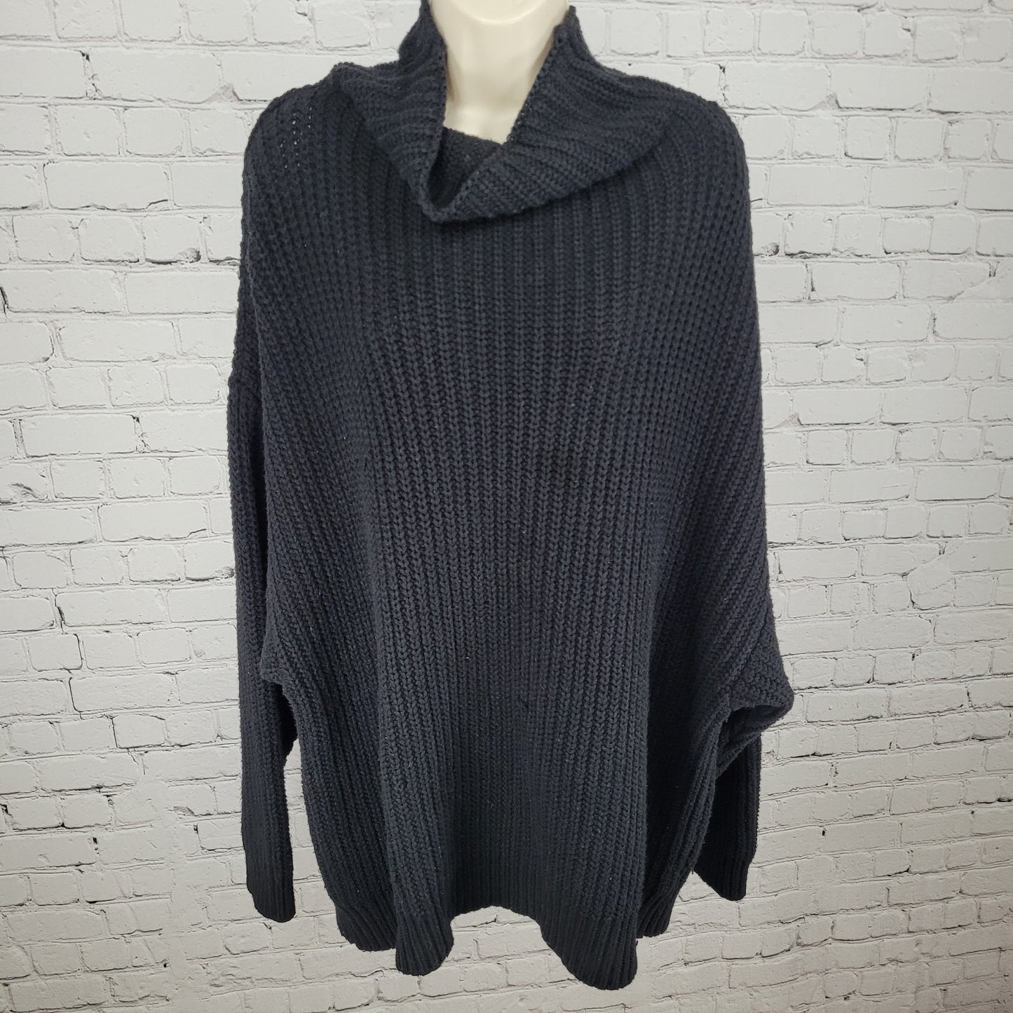 Free People Black Chunky Knit Oversized Heavyweight Sweater Size Medium M