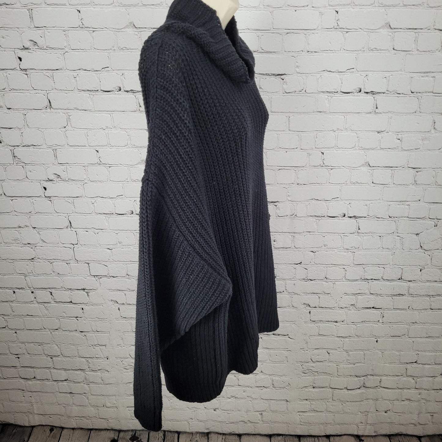 Free People Black Chunky Knit Oversized Heavyweight Sweater Size Medium M