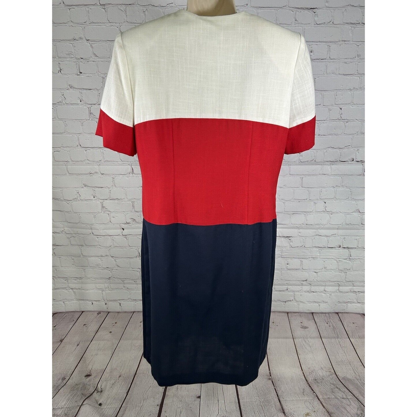 VTG J.W. Trèci White Red Blue Button Down Shoulder Padded Short Sleeve Dress 10