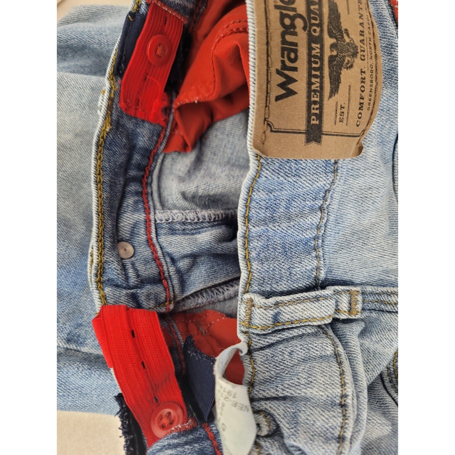 Wrangler Kids Medium Wash Elastic Waist Relaxed Taper Jeans 5TEBWRF Youth 8R