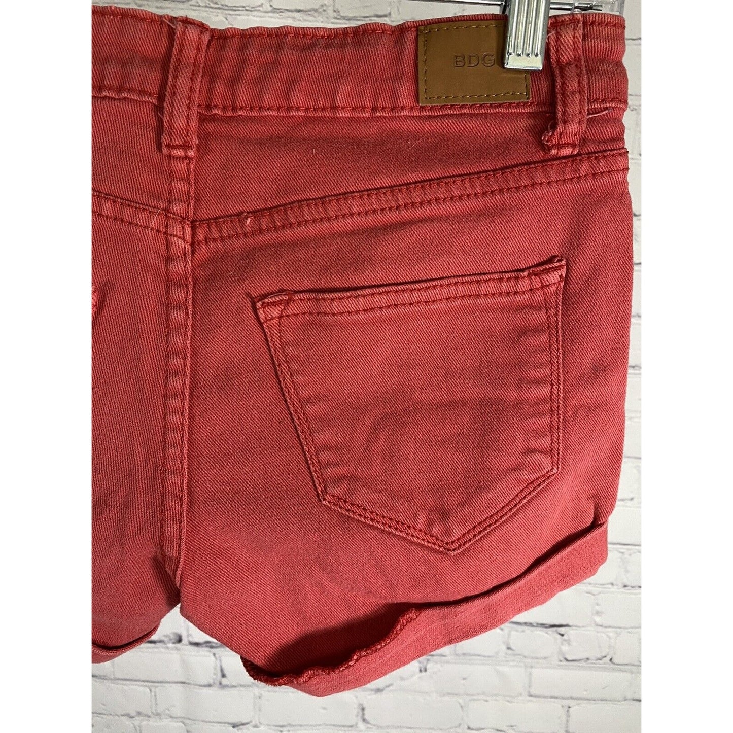 BDG Denim Hot Pink Alexa 5 Pocket Design Jean Shorts Womens (28 x 2.5)