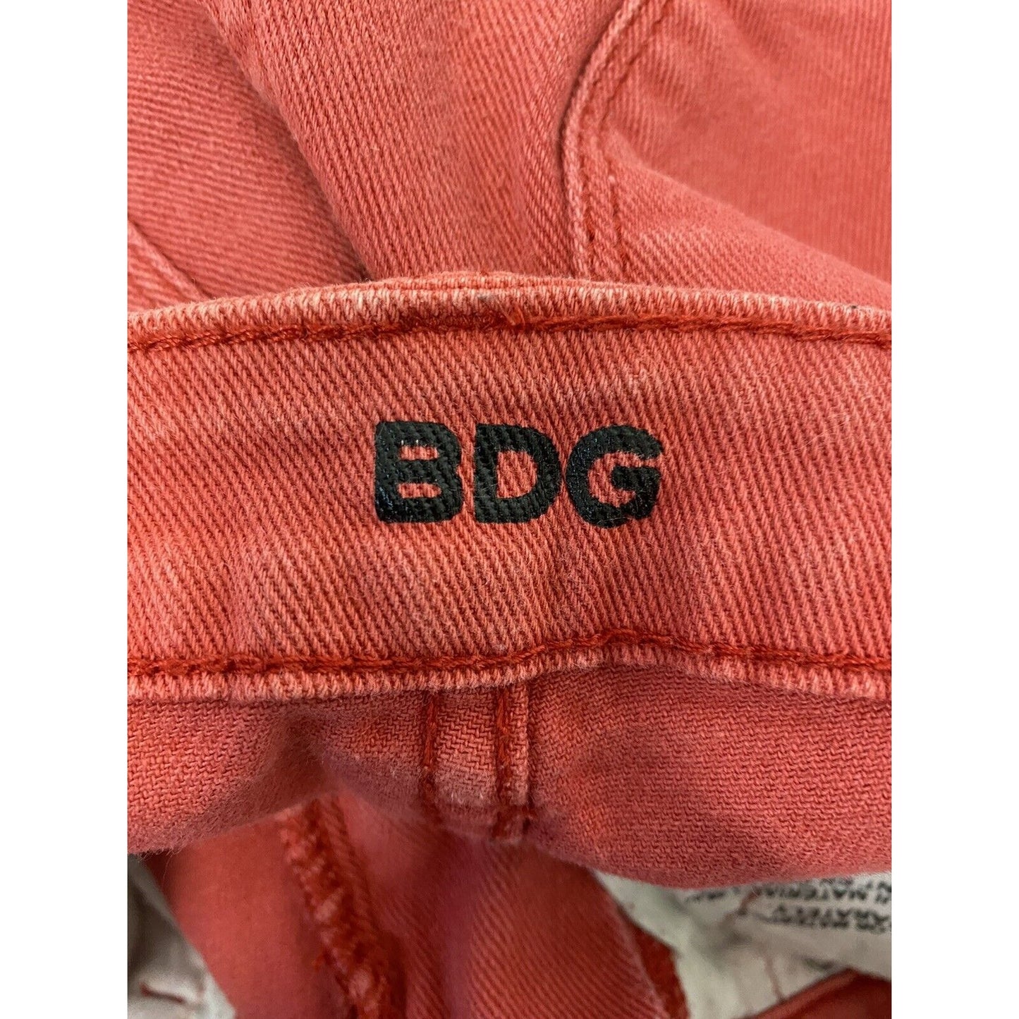 BDG Denim Hot Pink Alexa 5 Pocket Design Jean Shorts Womens (28 x 2.5)