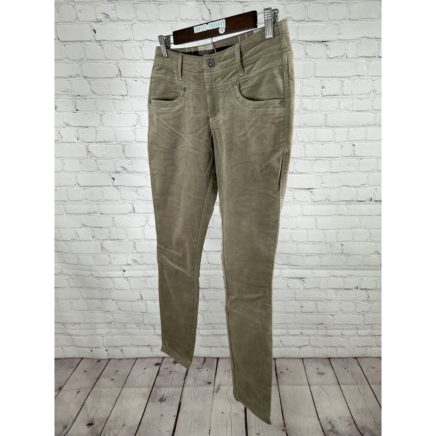 Kuhl Women's Streamline Skinny Light Brown Corduroy Pants 4 Short (29 x 28.5)