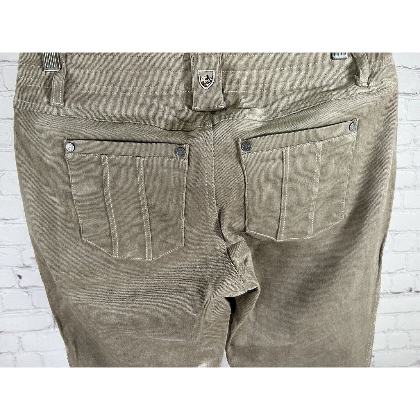 Kuhl Women's Streamline Skinny Light Brown Corduroy Pants 4 Short (29 x 28.5)