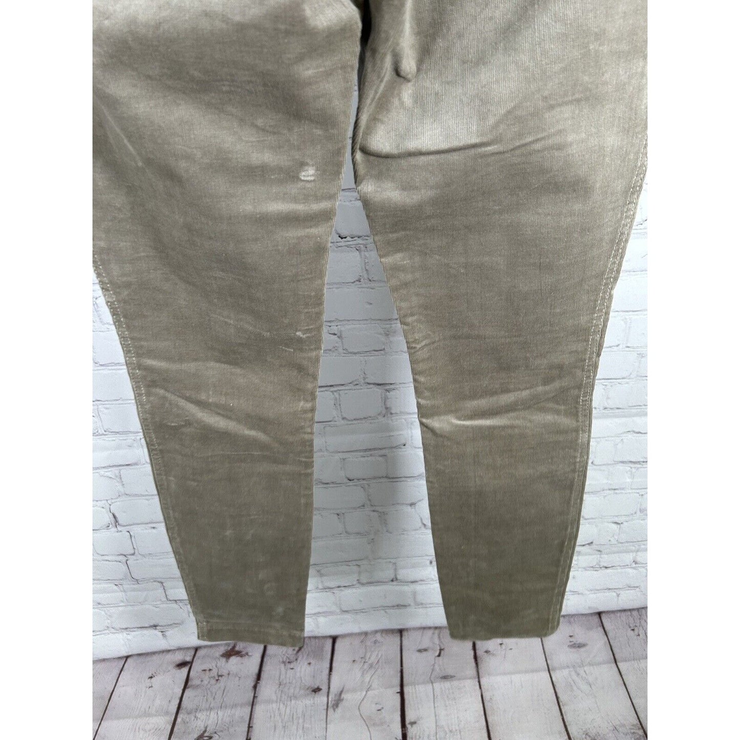 Kuhl Women's Streamline Skinny Light Brown Corduroy Pants 4 Short (29 x 28.5)