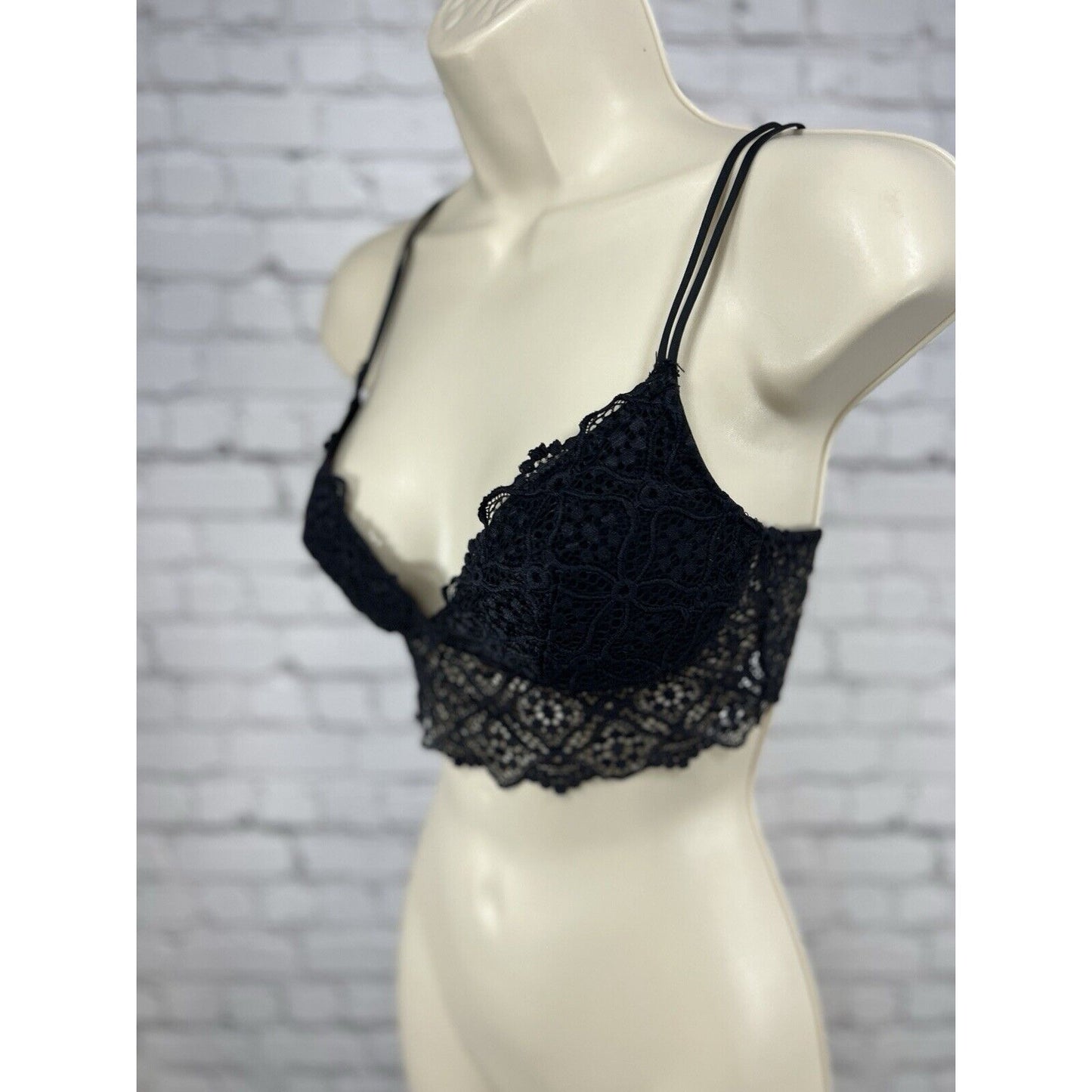 Auden Black Lace Lightly Lined Bralette Strappy Wireless Women’s Size S