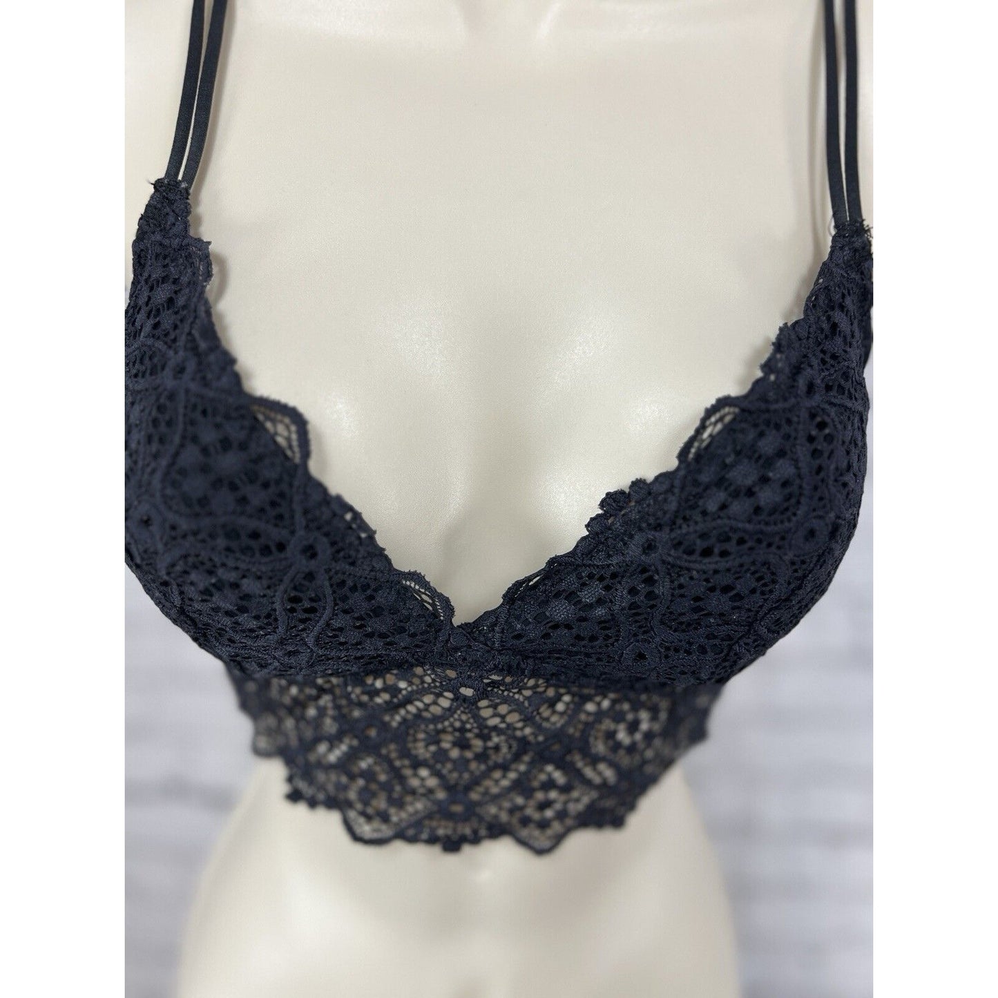 Auden Black Lace Lightly Lined Bralette Strappy Wireless Women’s Size S