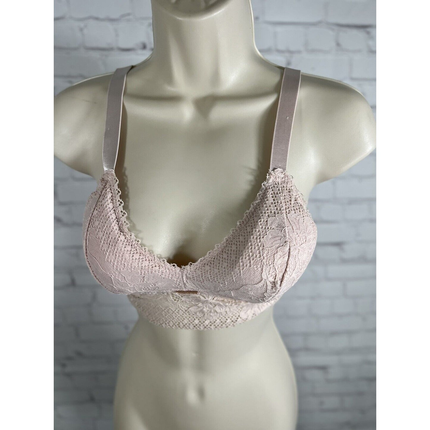 Danskin Intimates Blush Classic Lace Lightly Padded Bralette Rose Gold Detail M