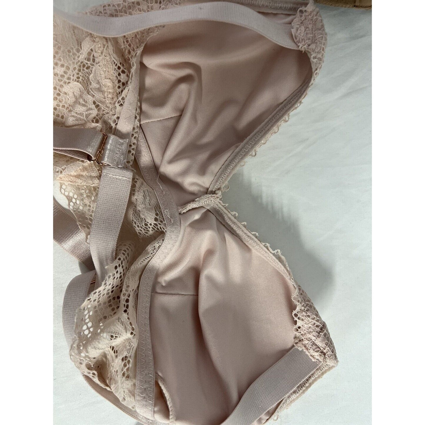 Danskin Intimates Blush Classic Lace Lightly Padded Bralette Rose Gold Detail M