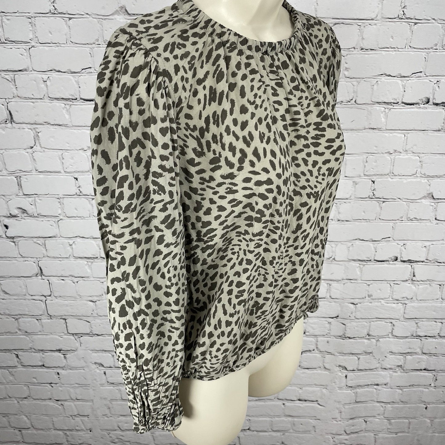 Cloth & Stone Anthropologie Muted Green Cheetah Top Blouse USA Made Size Small S