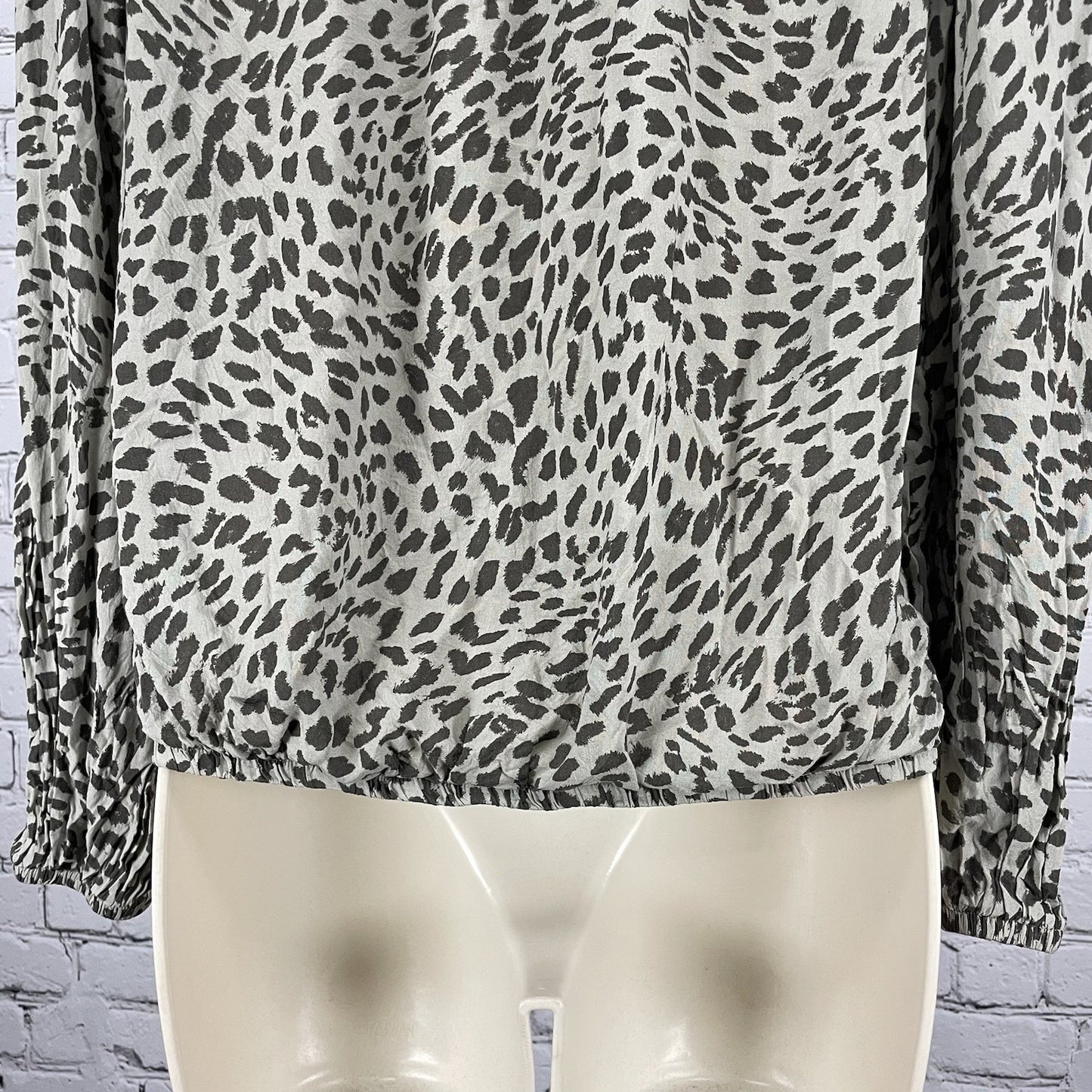 Cloth & Stone Anthropologie Muted Green Cheetah Top Blouse USA Made Size Small S