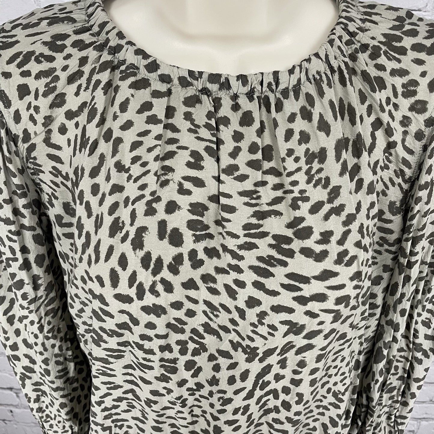 Cloth & Stone Anthropologie Muted Green Cheetah Top Blouse USA Made Size Small S