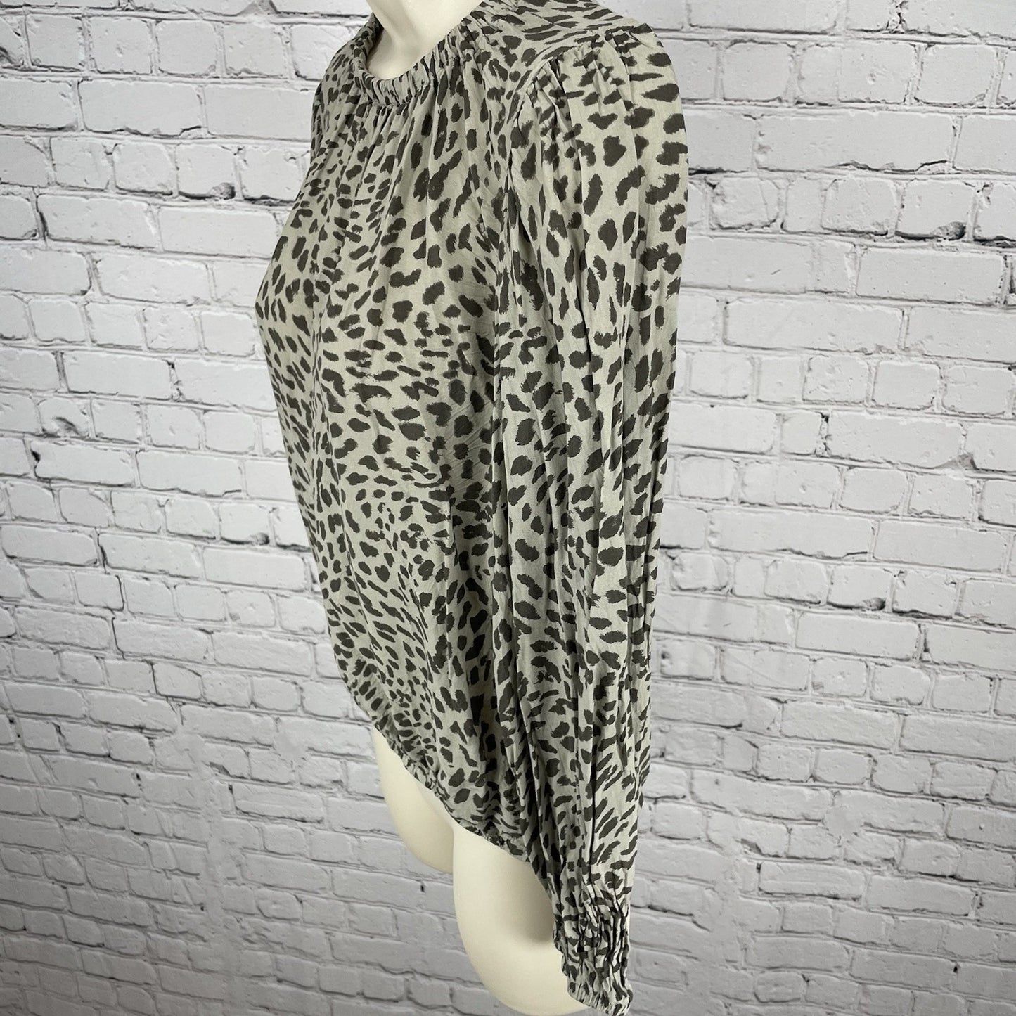 Cloth & Stone Anthropologie Muted Green Cheetah Top Blouse USA Made Size Small S
