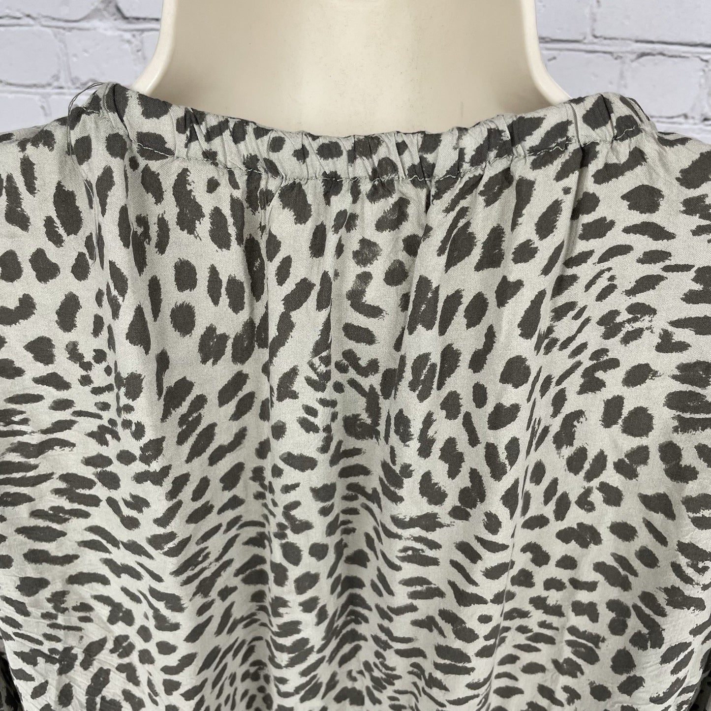 Cloth & Stone Anthropologie Muted Green Cheetah Top Blouse USA Made Size Small S