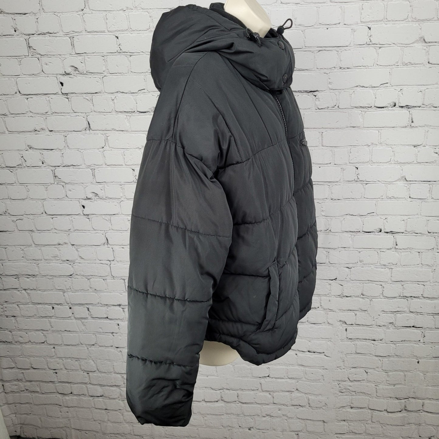 Urban Outfitters Black Hooded Fleece Lined Insulated Puffer Jacket Size Medium M