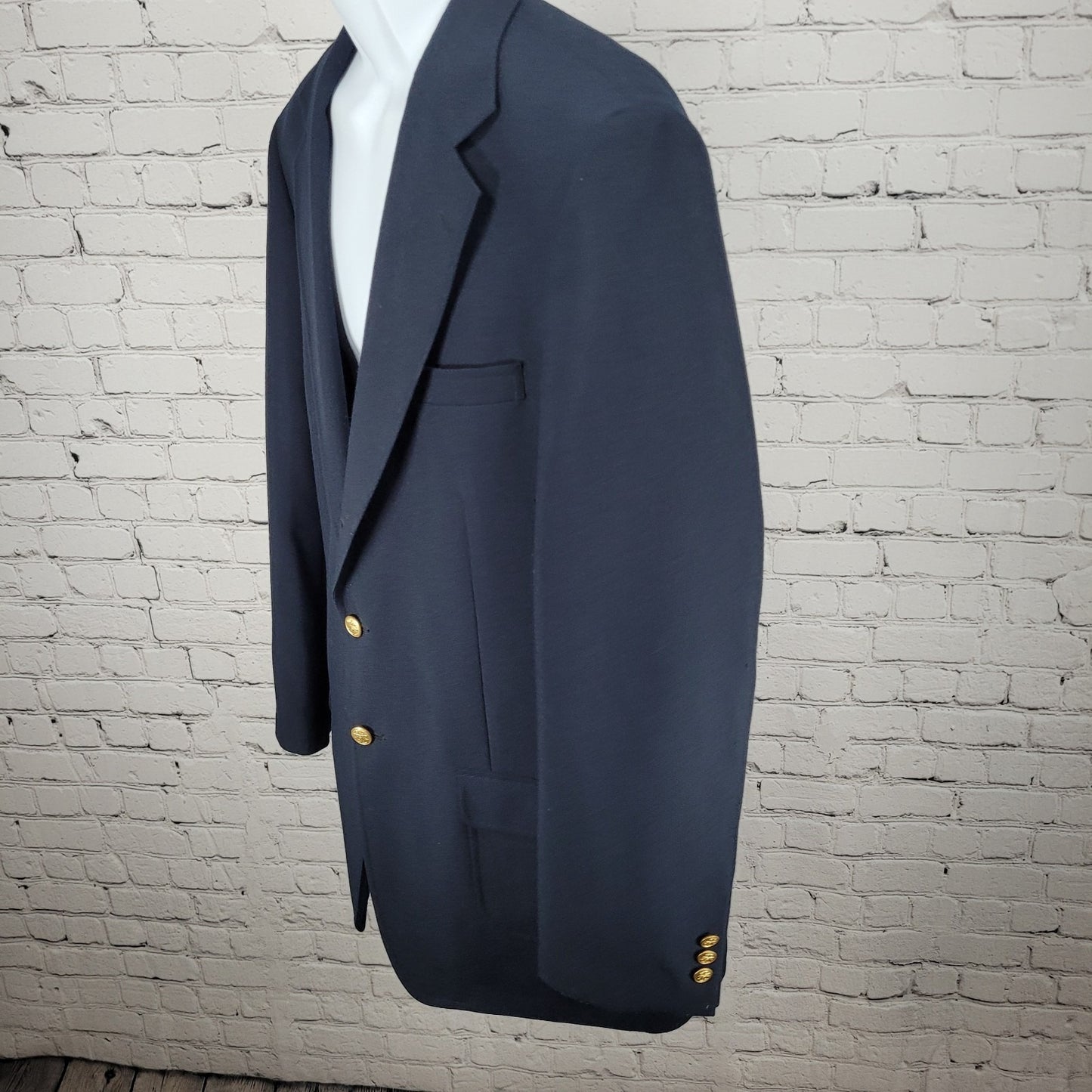 Orvis Navy Gold Button Single Vented Notch Blazer Jacket Size 44L