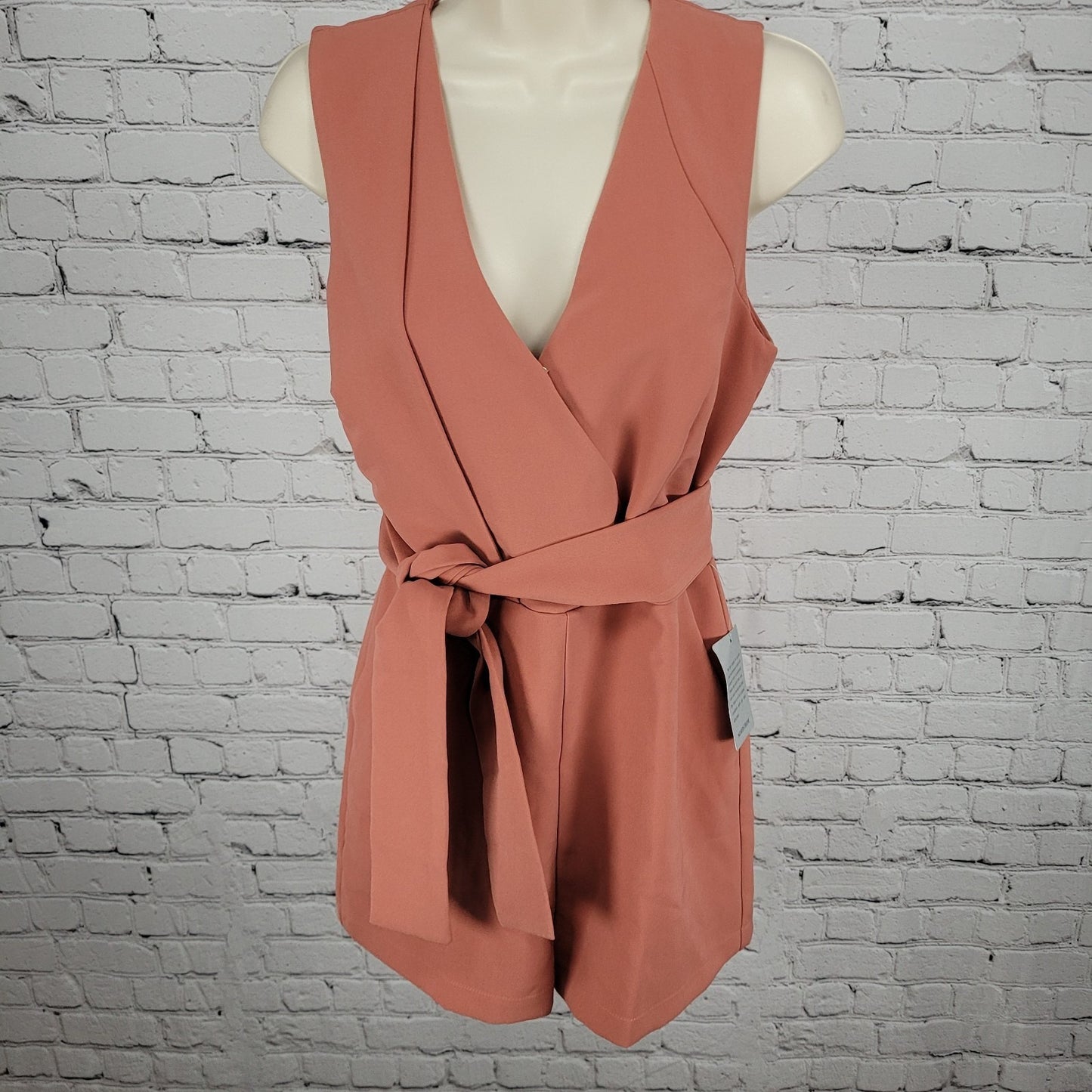 NWT Avelyn Rae Nordstrom Old Rose Belted Lined Sleeveless Romper Size Small S