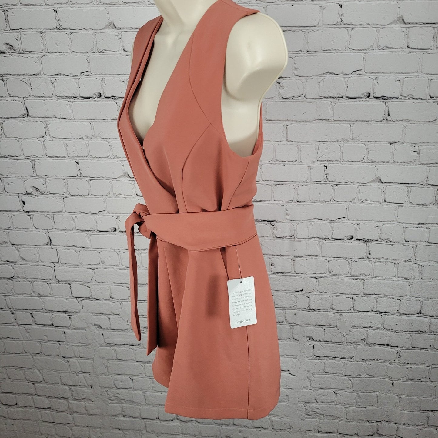 NWT Avelyn Rae Nordstrom Old Rose Belted Lined Sleeveless Romper Size Small S