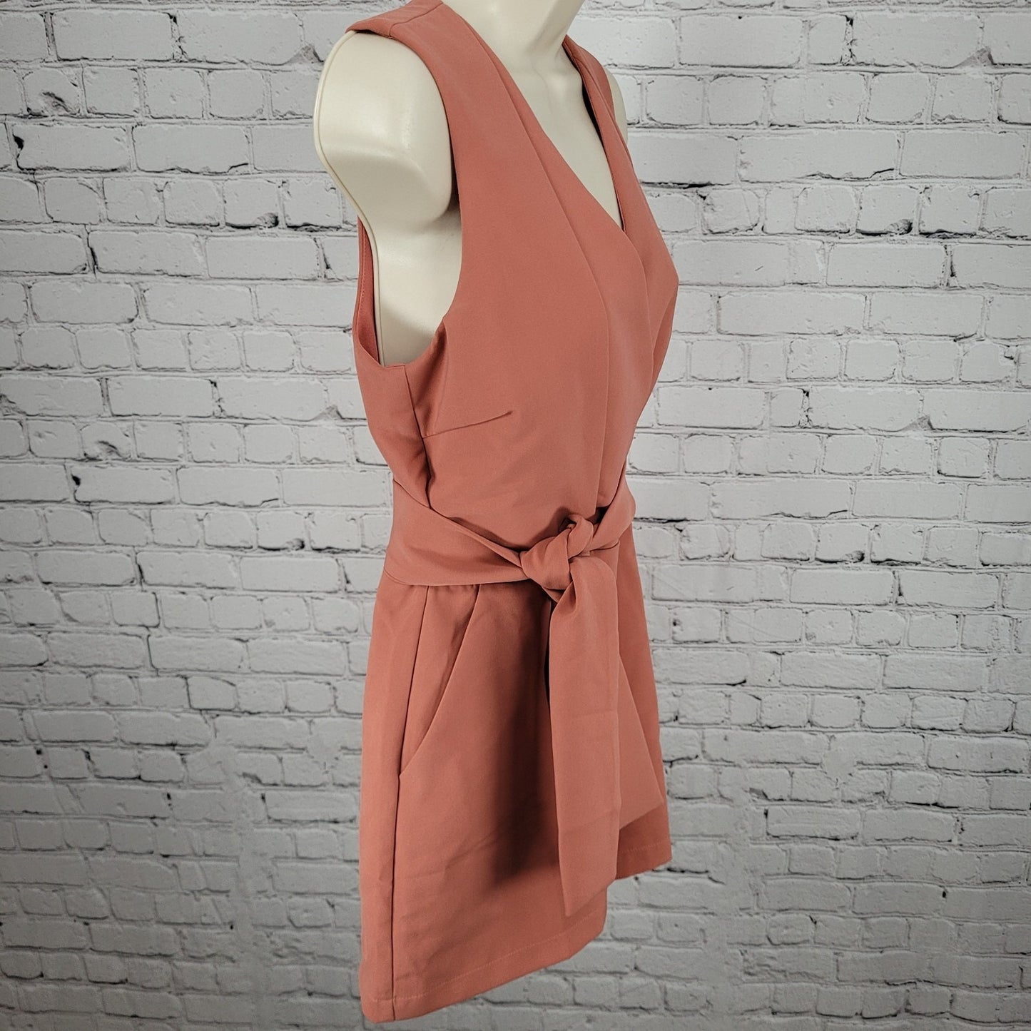 NWT Avelyn Rae Nordstrom Old Rose Belted Lined Sleeveless Romper Size Small S