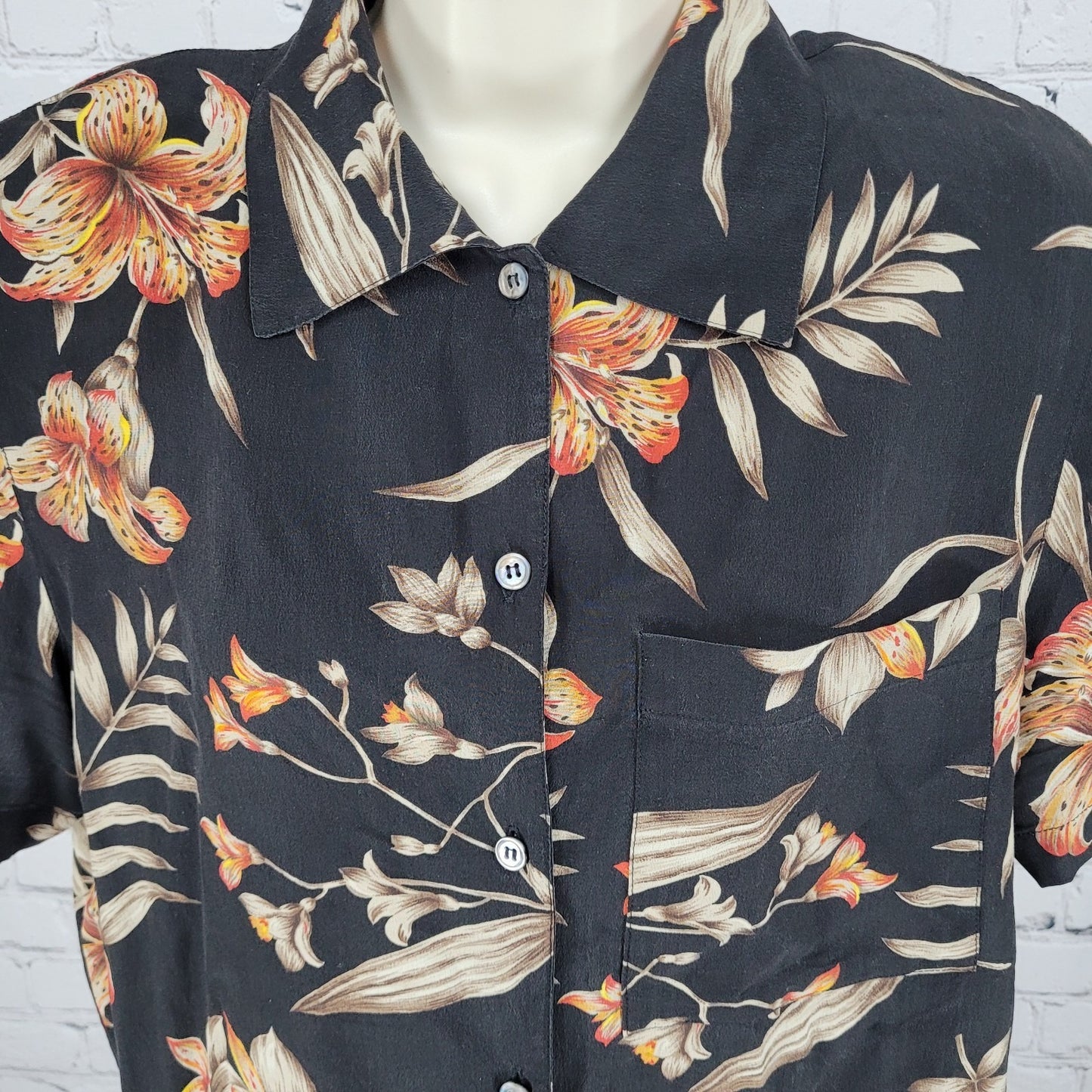Norton McNaughton Black 100% Silk Tropical Floral Button Up Shirt Size Medium M