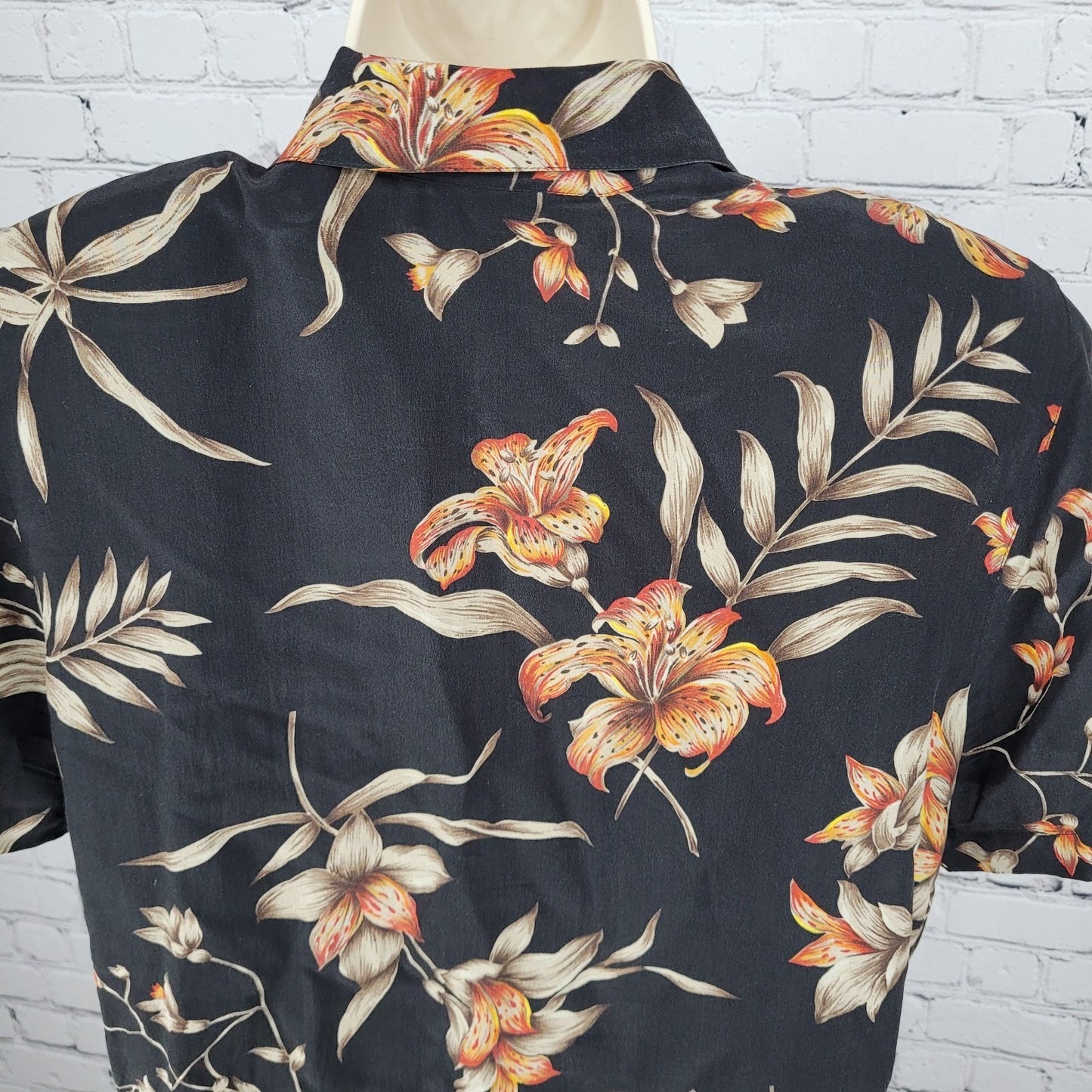 Norton McNaughton Black 100% Silk Tropical Floral Button Up Shirt Size Medium M