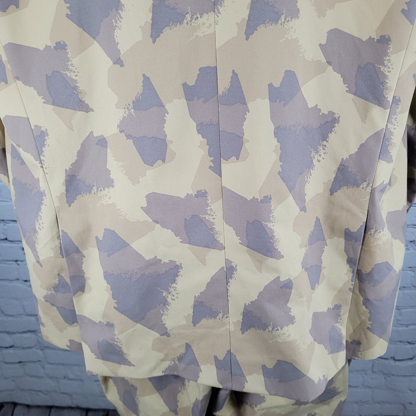 French Crown Tan Camo Double Breasted Vented Blazer Suit Size 48 Pants (40x30)